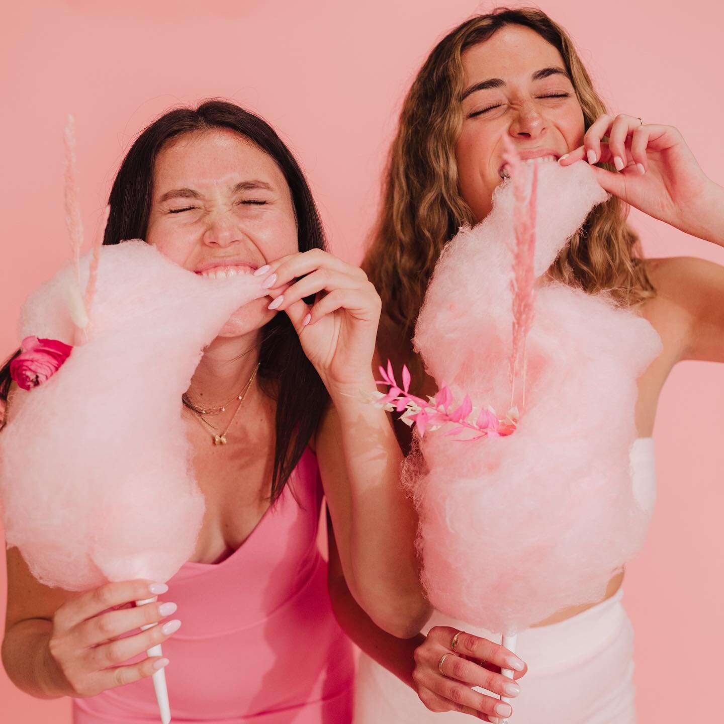 Haute Sugar Co. Where your cotton candy dreams come true! #eatpretty #staysweet 

.
.
.
.
.
#cottoncandy #hautesugarco #vogue #candy #couture #hautecouture #fashion #flowers #pink #girly #weddinginspiration #dessert #desserts