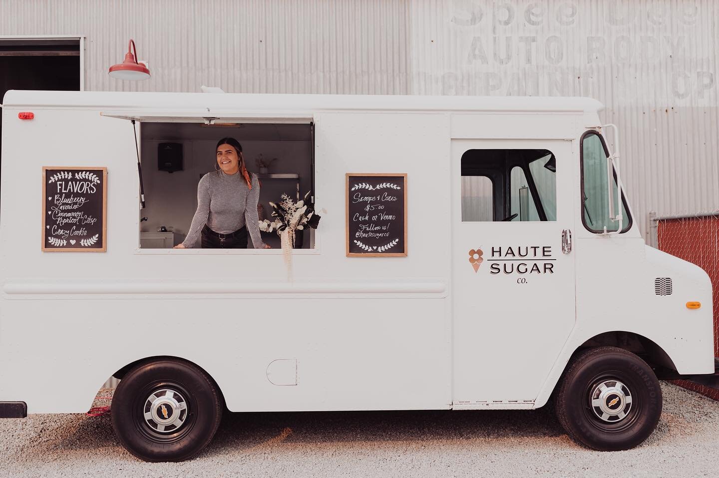 The sweetest ice cream truck there ever was 🍦. And our OG Head Hautie, scoopin&rsquo; pretty! Does it get any better than this!?! #pinchmoi 

.
.
.
.
#icecreamtruck #icecream #eventplanning #catering #cateringservice #scooppretty #hautesugarco #cali