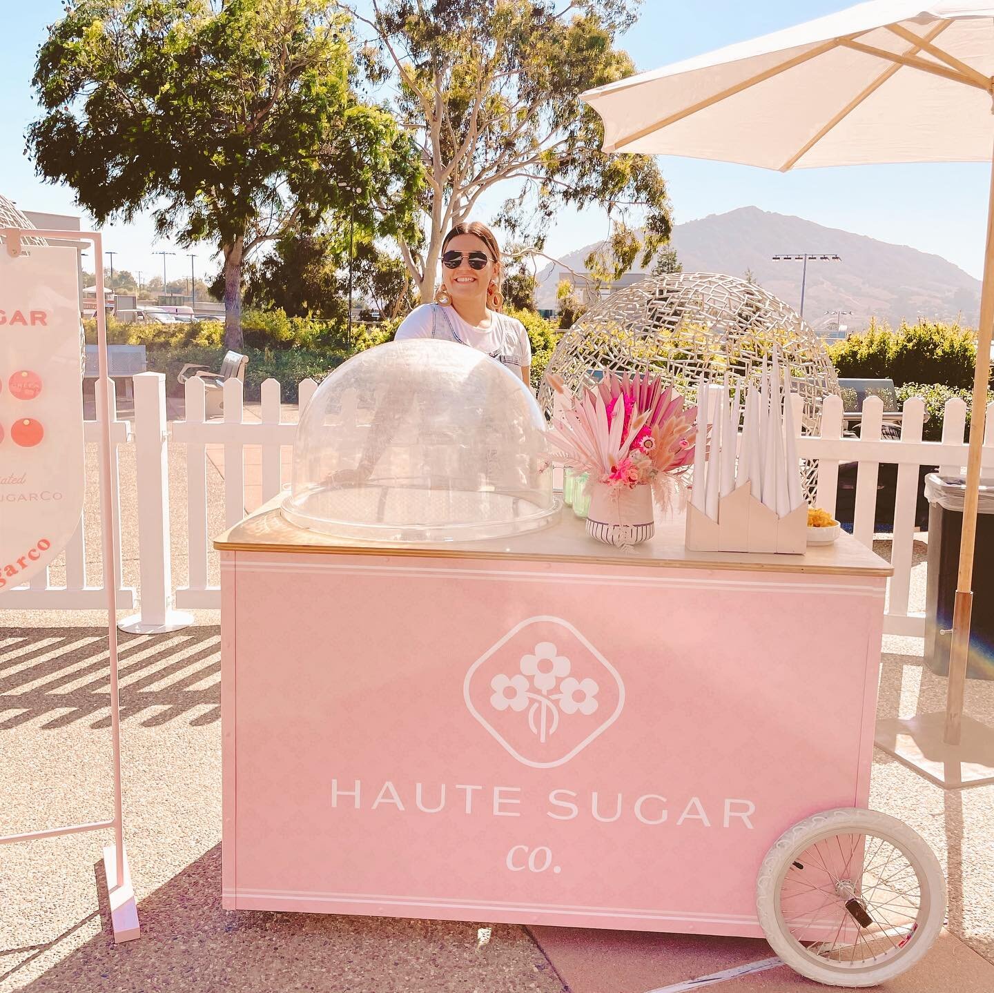 There she is! Our Pink Lady Cotton Candy Cart spinning the cutest candy around! 🍬🌸 We just realized she hasn&rsquo;t made an appearance on the IG feed in a haute sec - phew! 

.
.
.
.
.
#cottoncandy #candy #sweets #dessert #events #catering #cateri