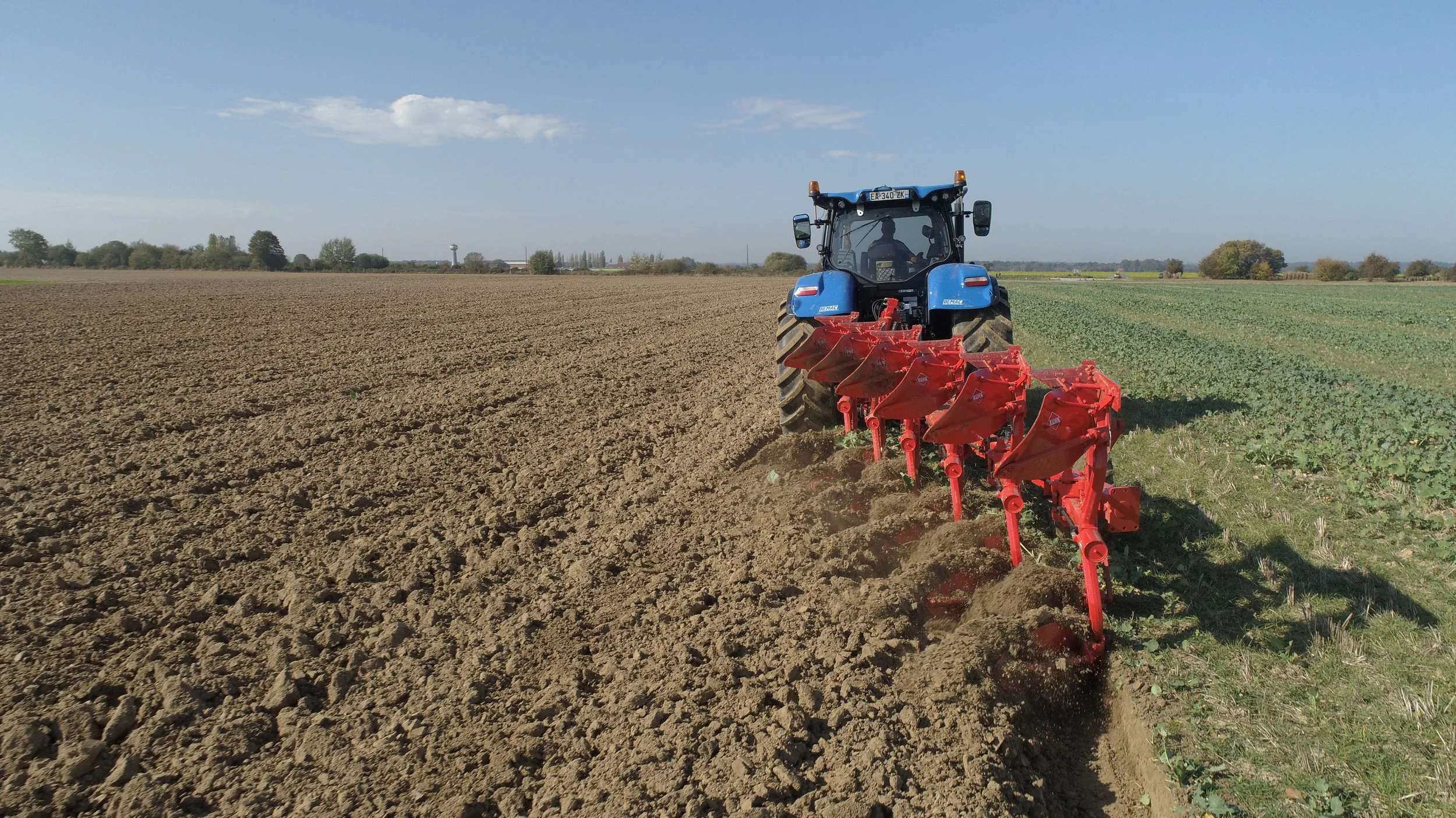 MASTER 153_WORK_SOIL_NEWHOLLAND .JPG