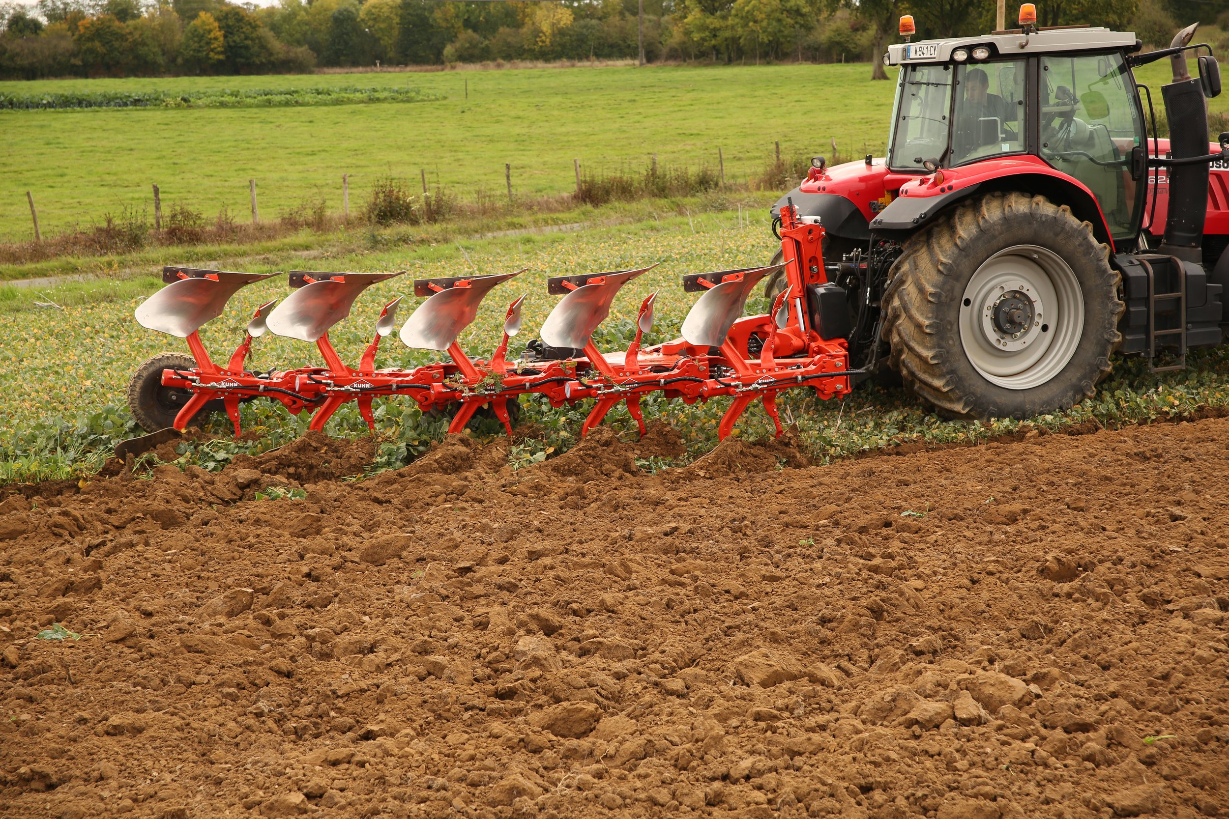 VARI-MASTER-L_SMART-PLOUGHING_WORK_MASSEY-FERGUSSON.JPG