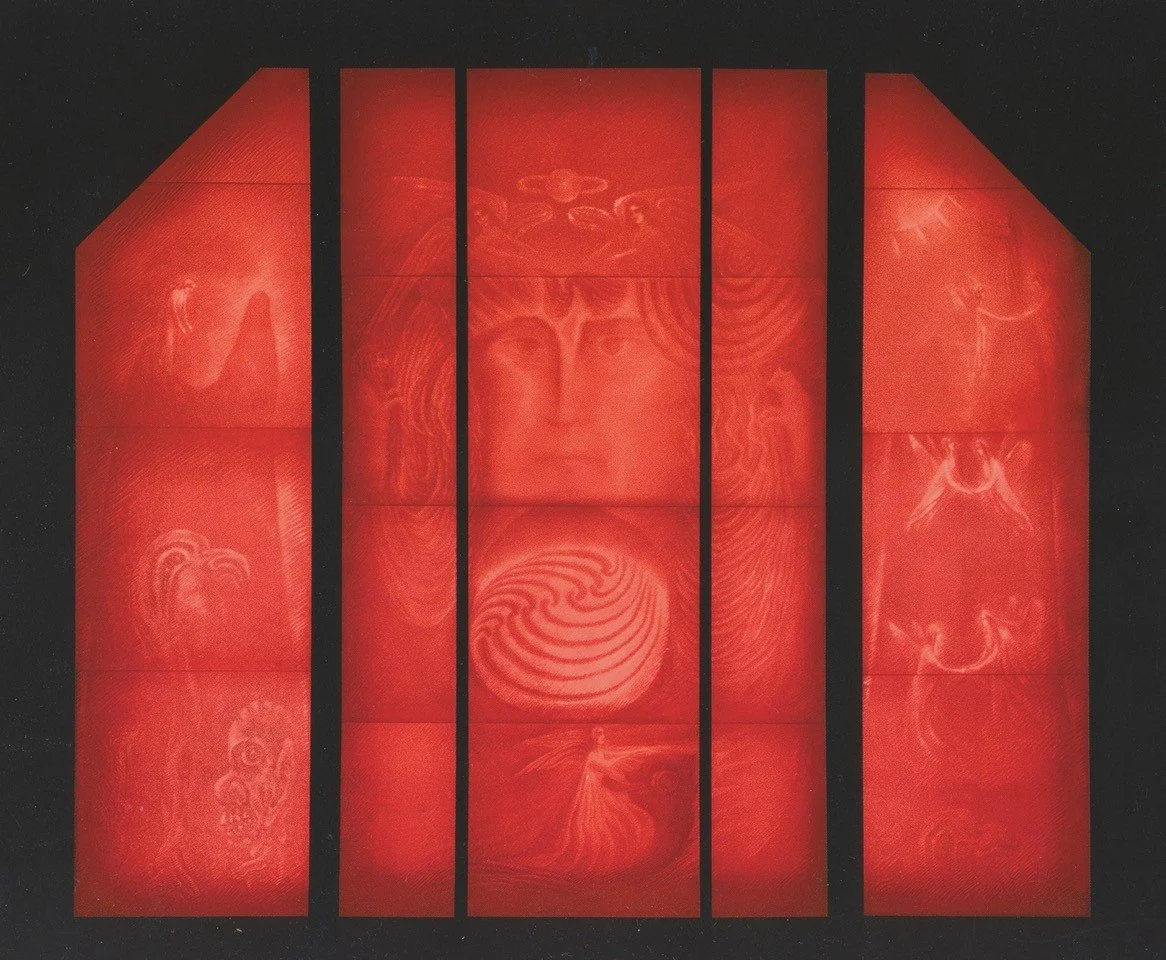 WAT HERBERGEN DE GLASVENSTERS?