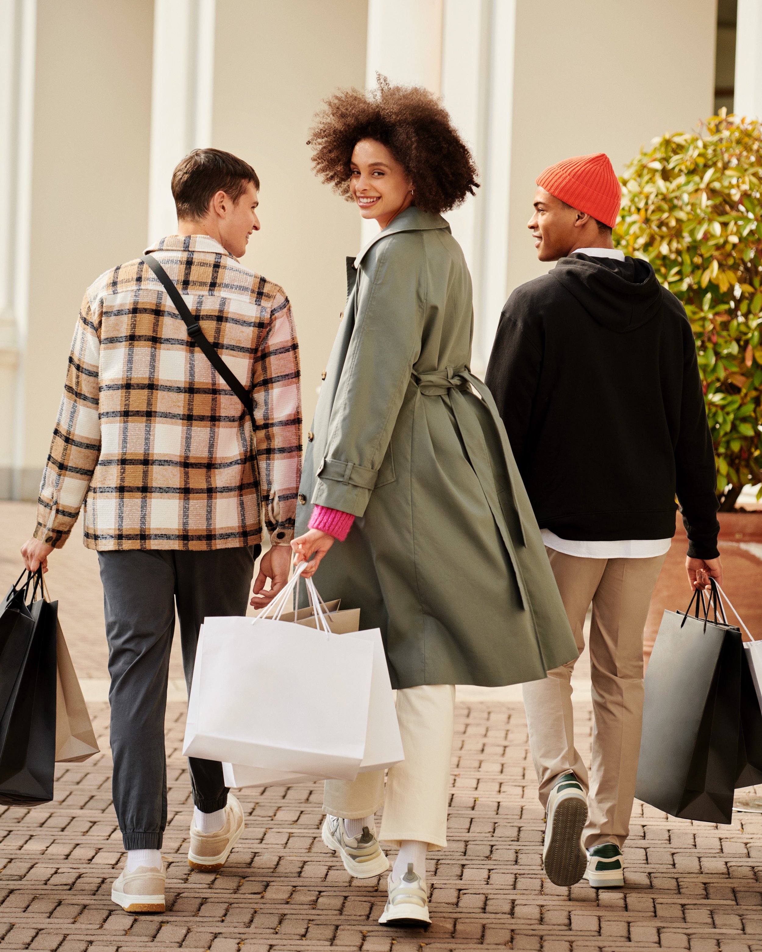 AW22 LL GroupShopping S010 2274.jpg