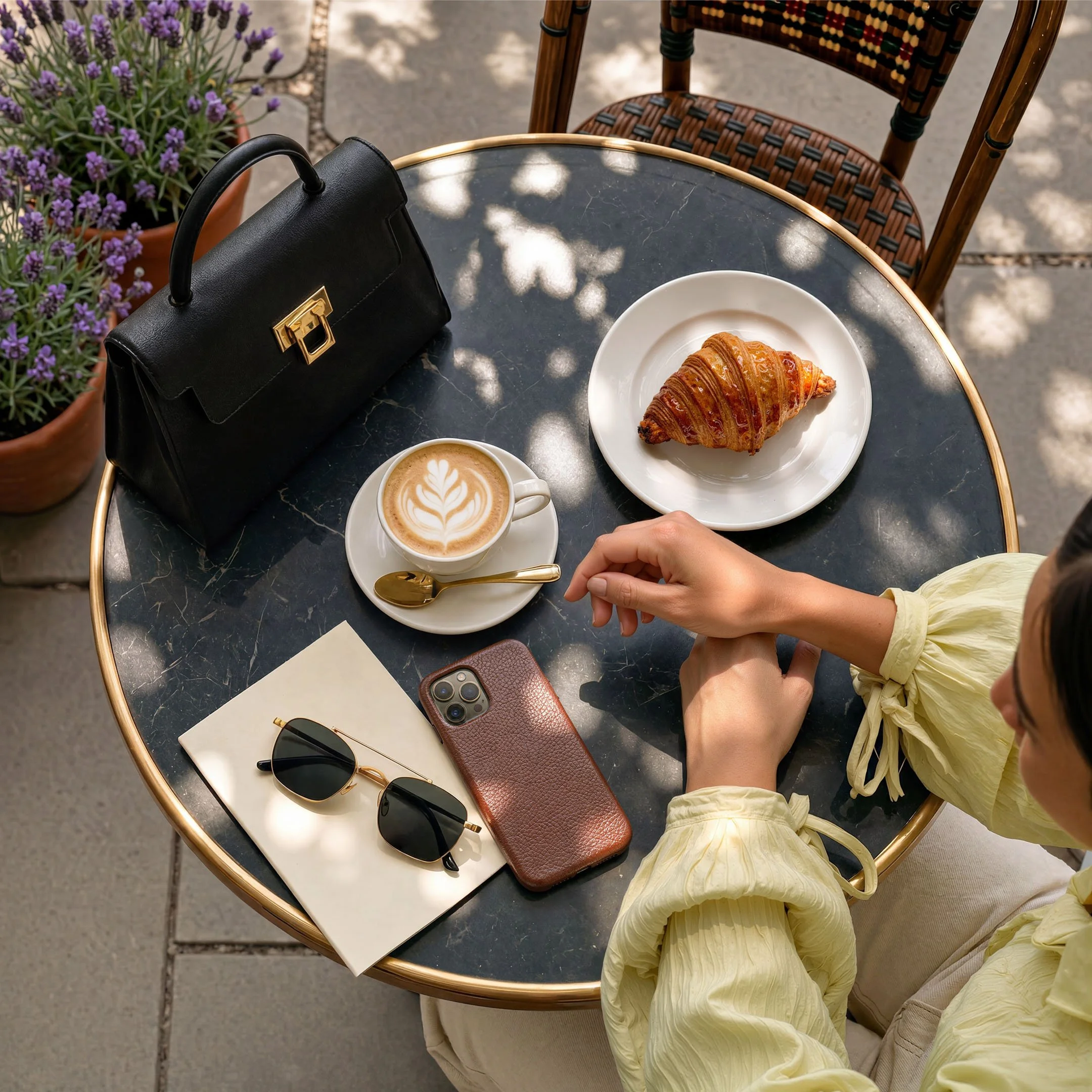 MAG EE CafeA WEB 2160x2160.jpg