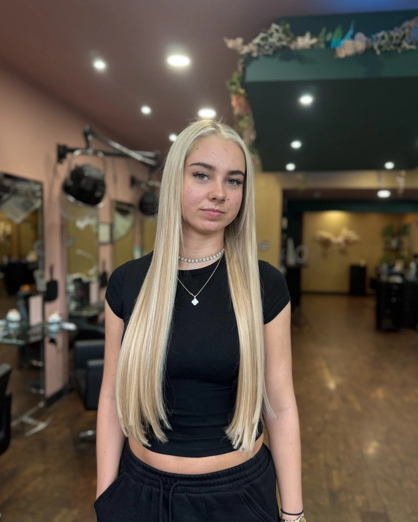 &ldquo;The truth about extensions no one talks about&hellip;&rdquo;

The wrong salon can leave you with:
 ▪️ Bald spots from poor tension
 ▪️ Damaged roots from cheap glue
 ▪️ Colour mismatches that look fake

At Allure, we do it differently.
We star