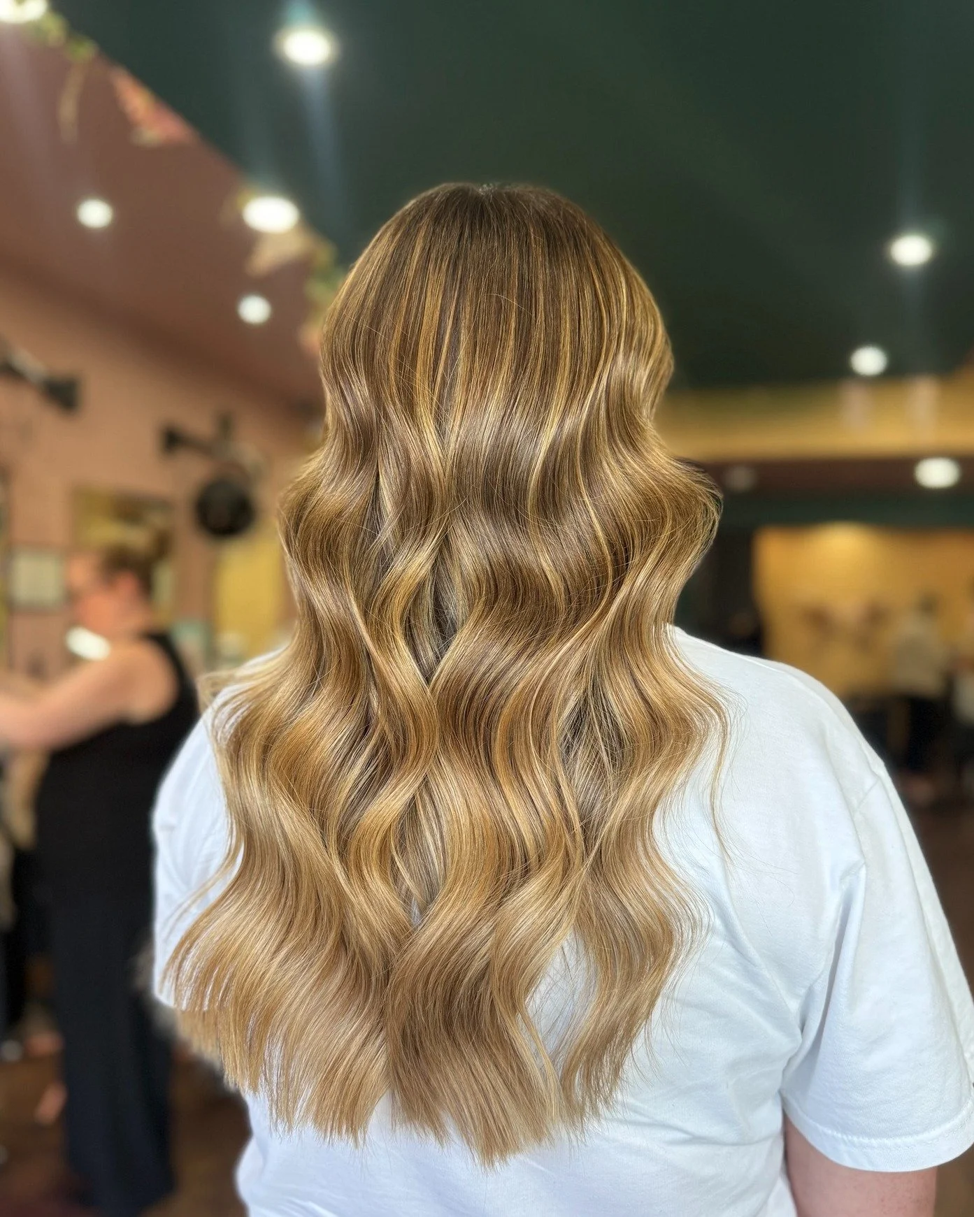 ☀️ Sun-kissed, soft and seamless &ndash; this balayage is the ultimate low-maintenance glow.

Why everyone loves balayage:
✅ Effortless grow-out &ndash; blends naturally so you don&rsquo;t see a harsh line.
✅ Longer lasting &ndash; keep your colour f