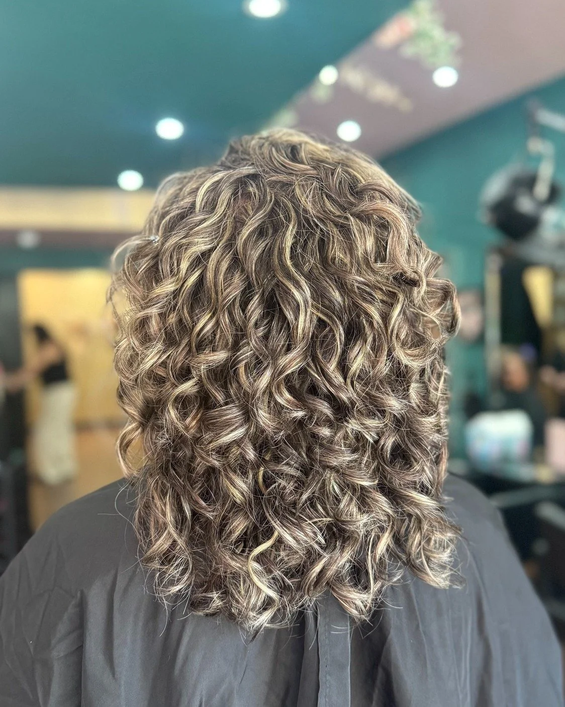 &ldquo;Why do we approach grey blending differently?&rdquo;

At Allure, grey blending is never &ldquo;one process fits all.&rdquo;
 Every formula, placement, and gloss is tailored to your unique grey growth, density, and lifestyle.

Here&rsquo;s what