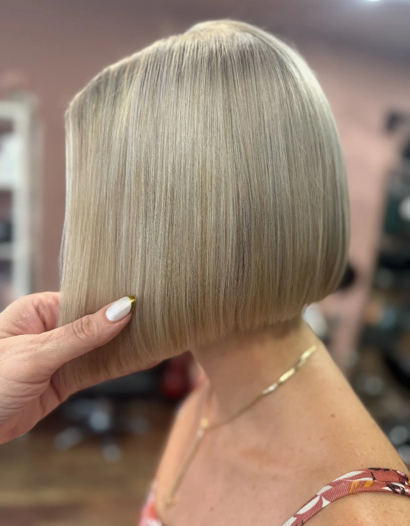 ✨ &ldquo;Struggling to style your hair at home?&rdquo;
It&rsquo;s probably the shape, not you. 

Our Signature Cuts are tailored to your texture, routine and lifestyle. Book with Kelly or Katie for bobs, short cuts &amp; total shape resets. 

Include