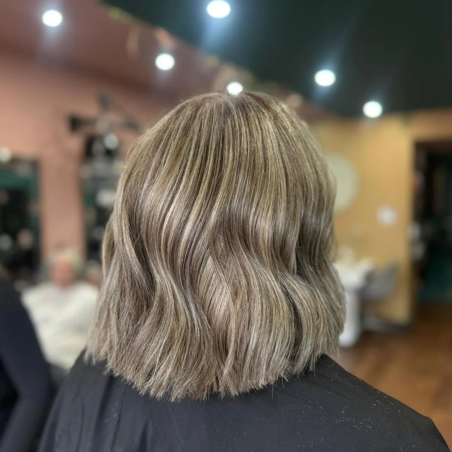 Going grey gracefully 🤍
More and more clients are choosing to return to their natural colour. Soft. Low maintenance. And truly them.
This is the result after this client&rsquo;s first Going Grey Gracefully appointment with our stylist Chloe.
A beaut