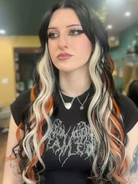 This gorgeous client came in ready for something different and asked for Calico Hair&hellip; and we are obsessed with the result.
After a full consultation, Chloe and our client sat down together to choose the perfect shades. Calico Hair is all about