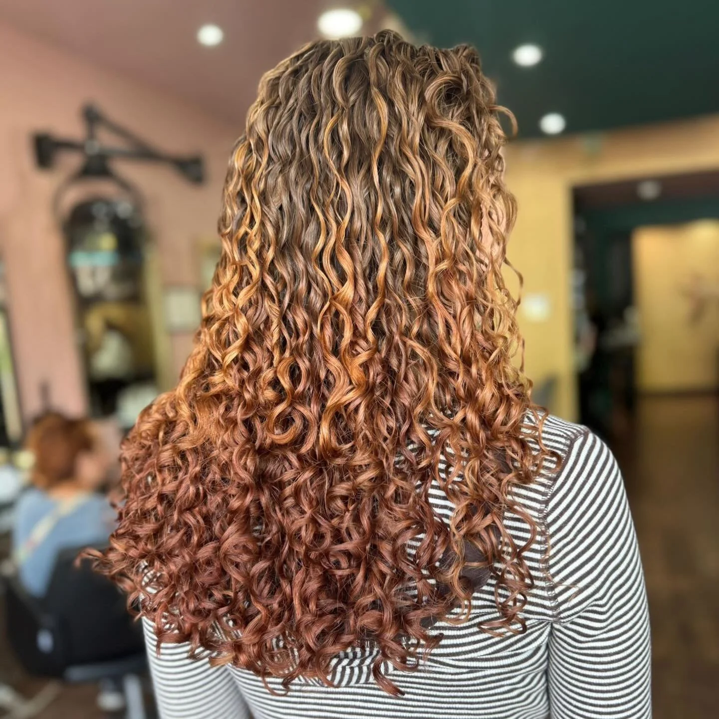 From flat&hellip; to full, defined curls ✨
This transformation by Katie was all about adding volume, movement, and texture &mdash; creating hair that feels fuller, bouncier, and easier to style day to day.
If your hair struggles to hold shape or feel