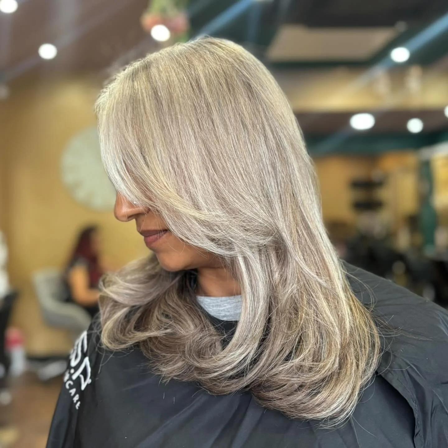 GREY, BUT MAKE IT GORGEOUS! 
What a transformation! 🤍 From grown-out, warm tones to a beautifully blended, luminous grey &mdash; created by our talented stylist Connie. Silver sophistication with a soft, seamless finish! 

Ready to embrace your natu