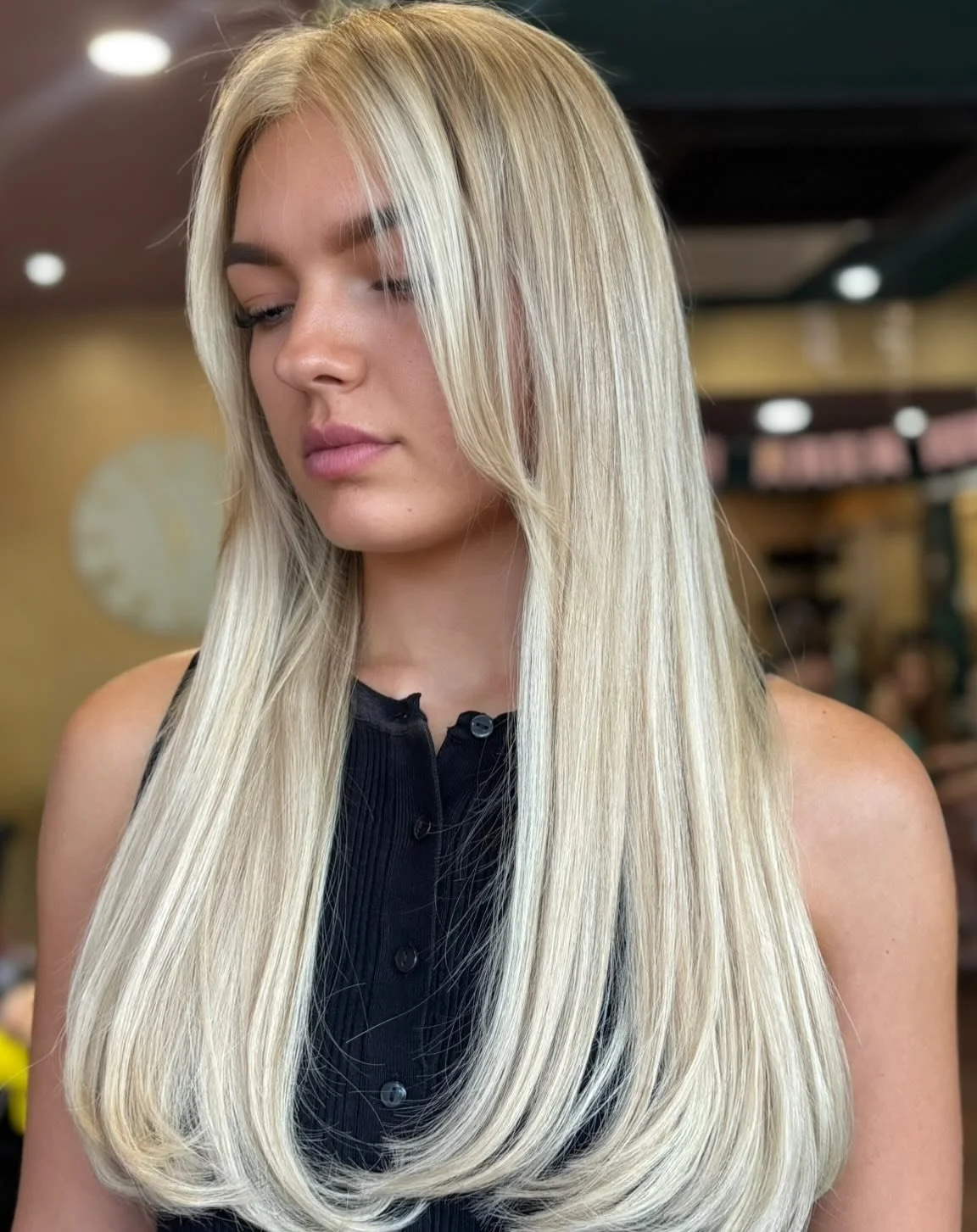 New hair, new confidence! 🤍
Gorgeous hair extension transformation by Stylist Connie 

Hair Extension Membership available
Thinking about extensions? Book a consultation with one of our trained stylists and let&rsquo;s find your perfect match!

📞 0