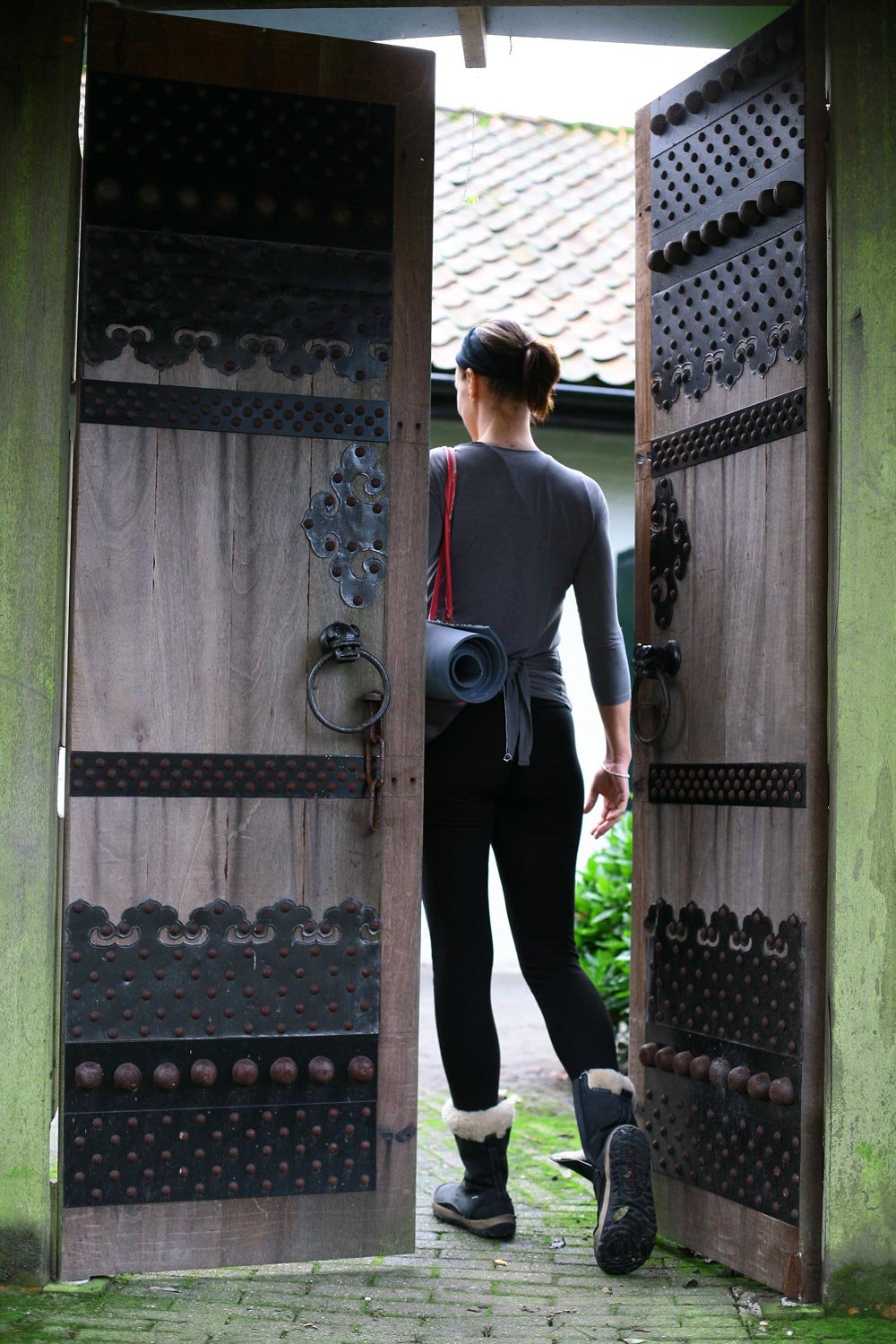 yogabee_retreat_poort.jpg