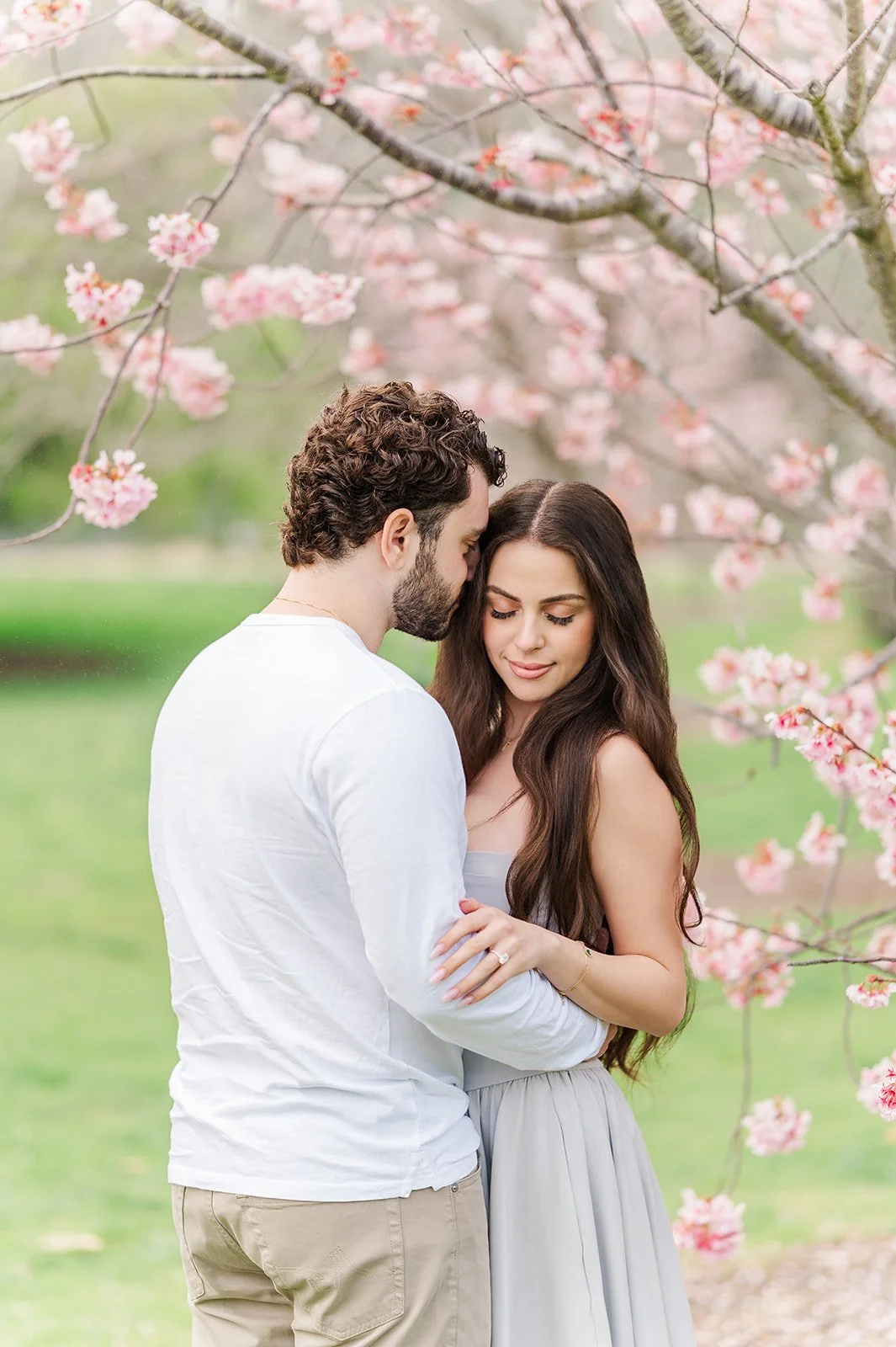 What to Wear for Cherry Blossom Photos Tips