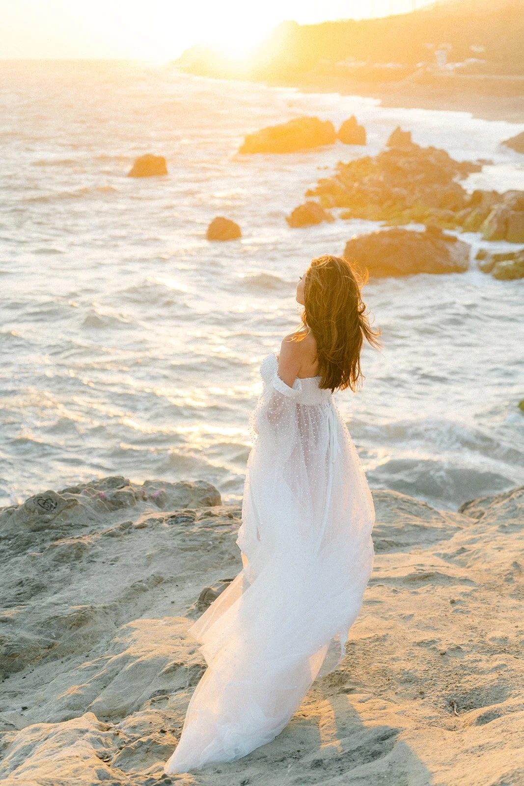 A Beautiful Summer Sunset Maternity Session | Malibu, CA
