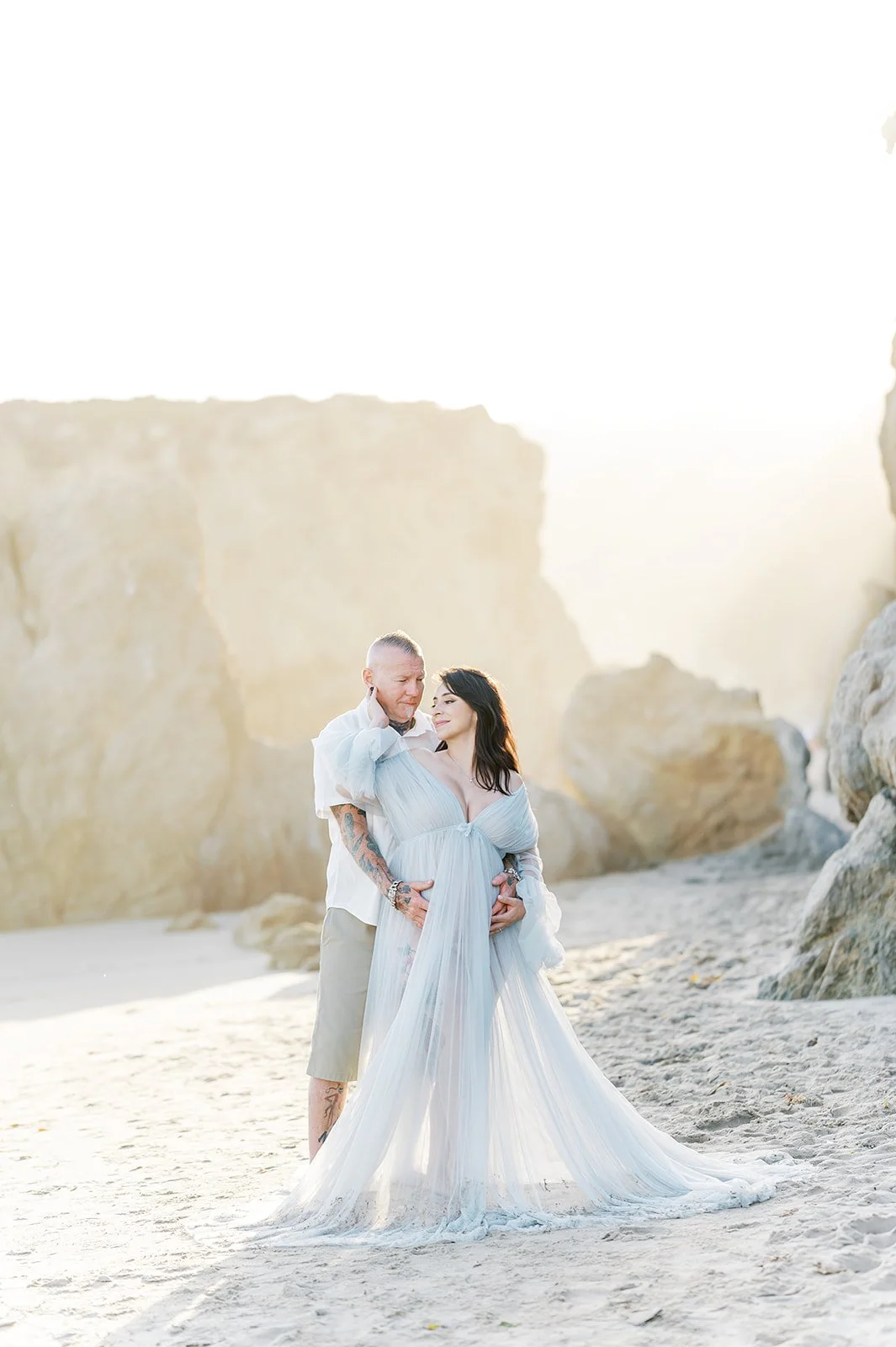 Can you give me alt text for this image? Be sure to include the keyword "Summer Maternity Photos"