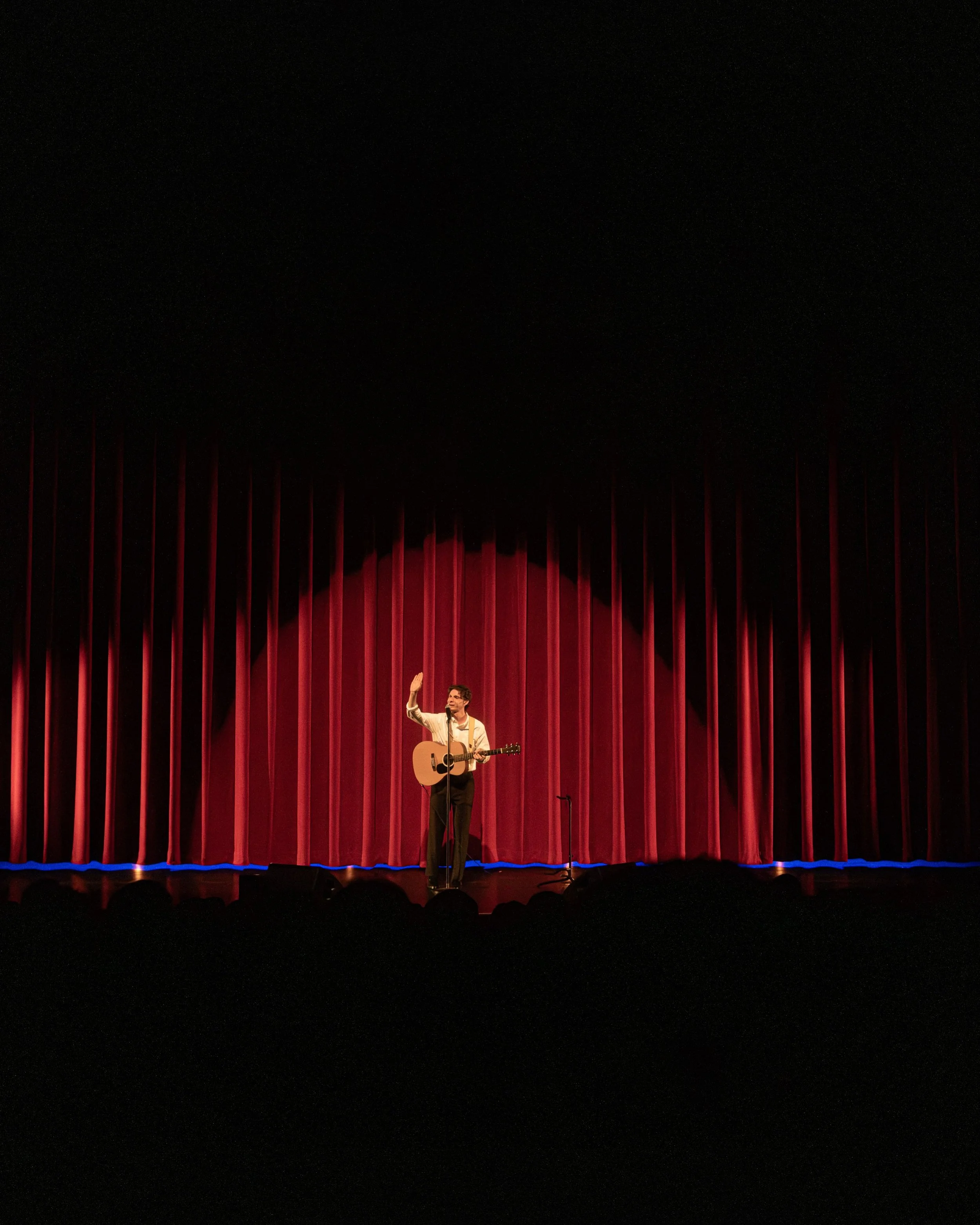 Des spectacles de r&ecirc;ve en premi&egrave;re partie de @pierreyves.roydesmarais &agrave; Sherbrooke. Merci &agrave; Pizzer pour la confiance. Merci @michelgrenier pour les magnifiques photos. Merci @matmagny et @commandant_cues d'avoir pris la pos