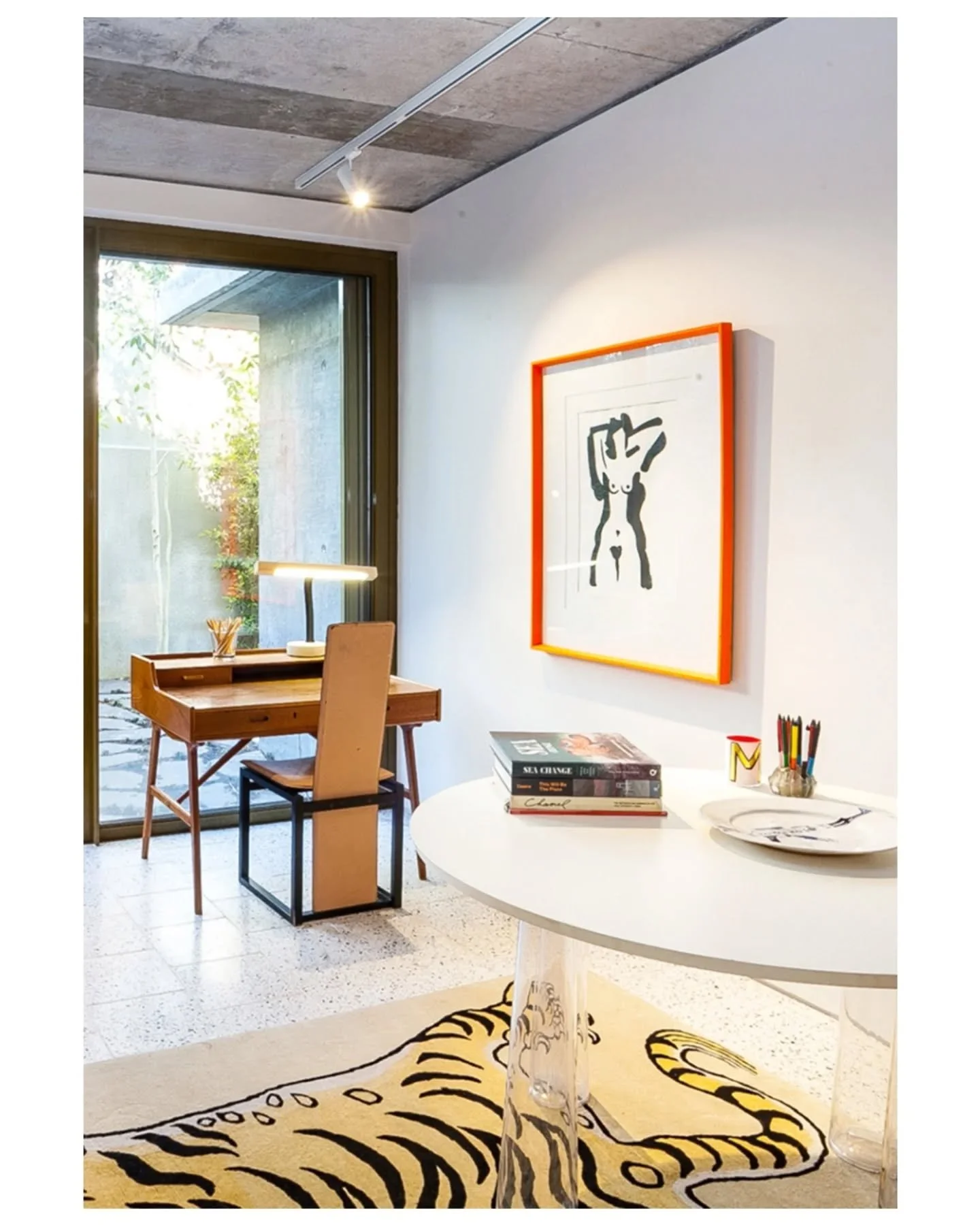 It fascinates me how people choose to shape their home environment, they are often mirrors of who we are over time and who we re becoming, all baked into walls, objects, lay out choices.

They become autobiographies written in space.

I love collabor