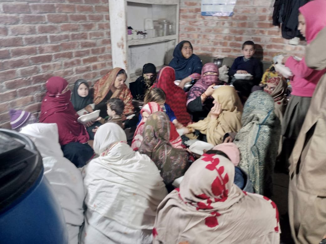 Food distribution for Afghan refugees.