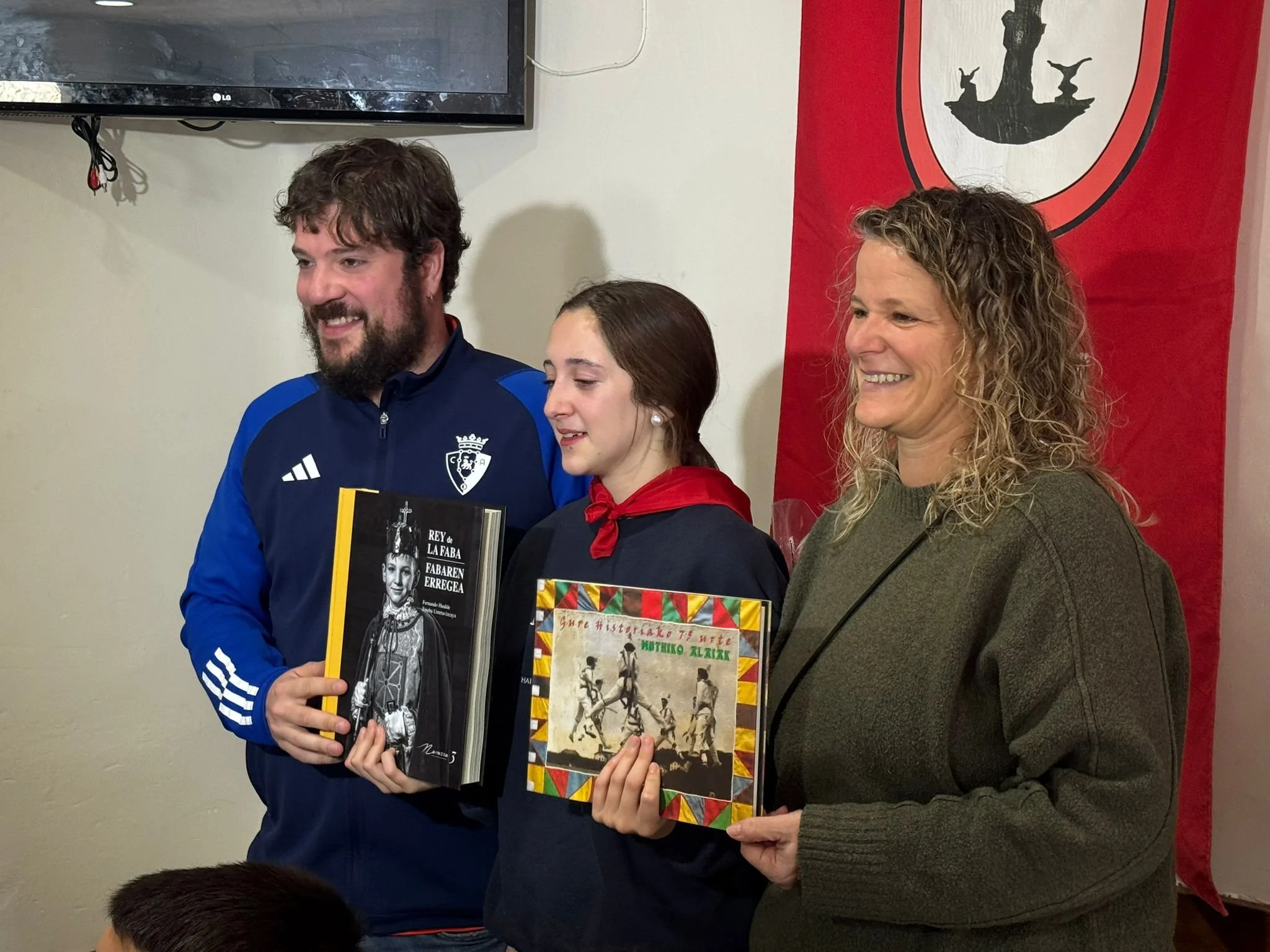 Enara Plágaro Lizarraga elegida               Reina de la Faba 2026.