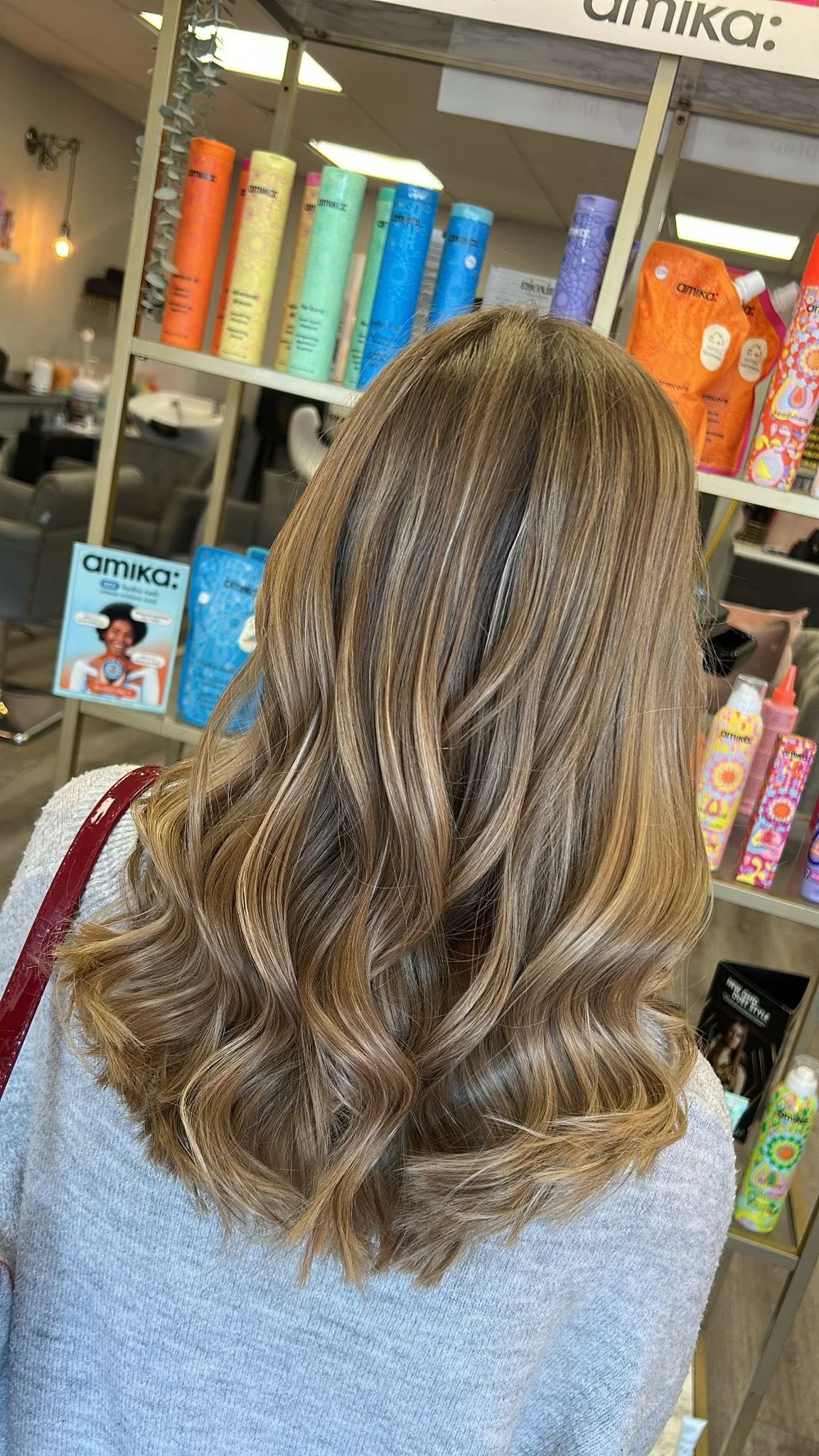 ✨“Tell me about your hair goals…”
Or is it “What do you hate about your hair?”
We asked our stylists the one question they never skip in a consultation – answers in the video 👀