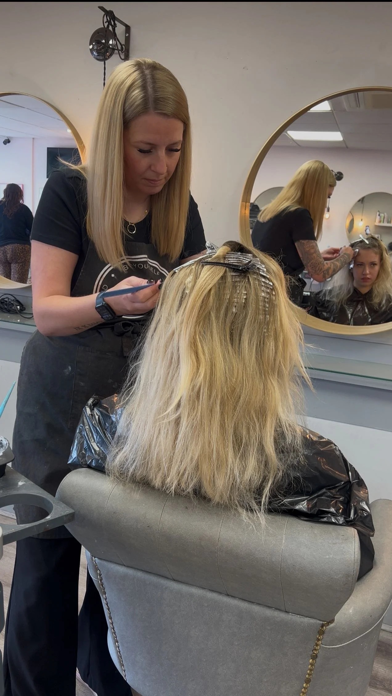 Adding brightness, one section at a time ✨
Highlighting your best bits – because your hair deserves its moment too 💁🏼‍♀️
#BHemel #BInspired #HighlightGlowUp