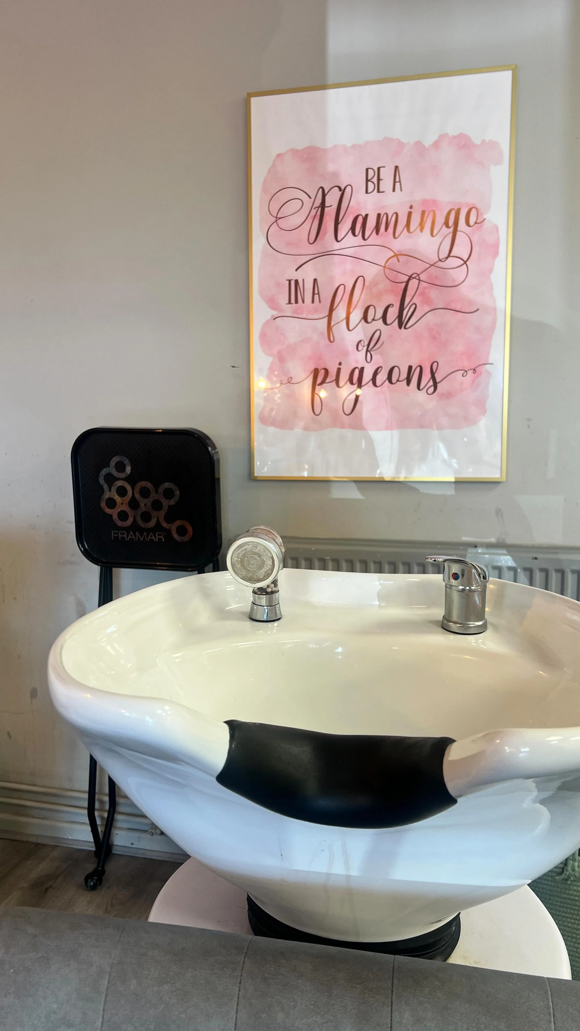 We’re not a quite hair salon!!
It’s vibes!! Book in, get a complimentary beverage, great hair & chat! 🥰
#salonhustle #hertfordshirehairstylist #hairdresserhertfordshire #hertfordshirehairsalon