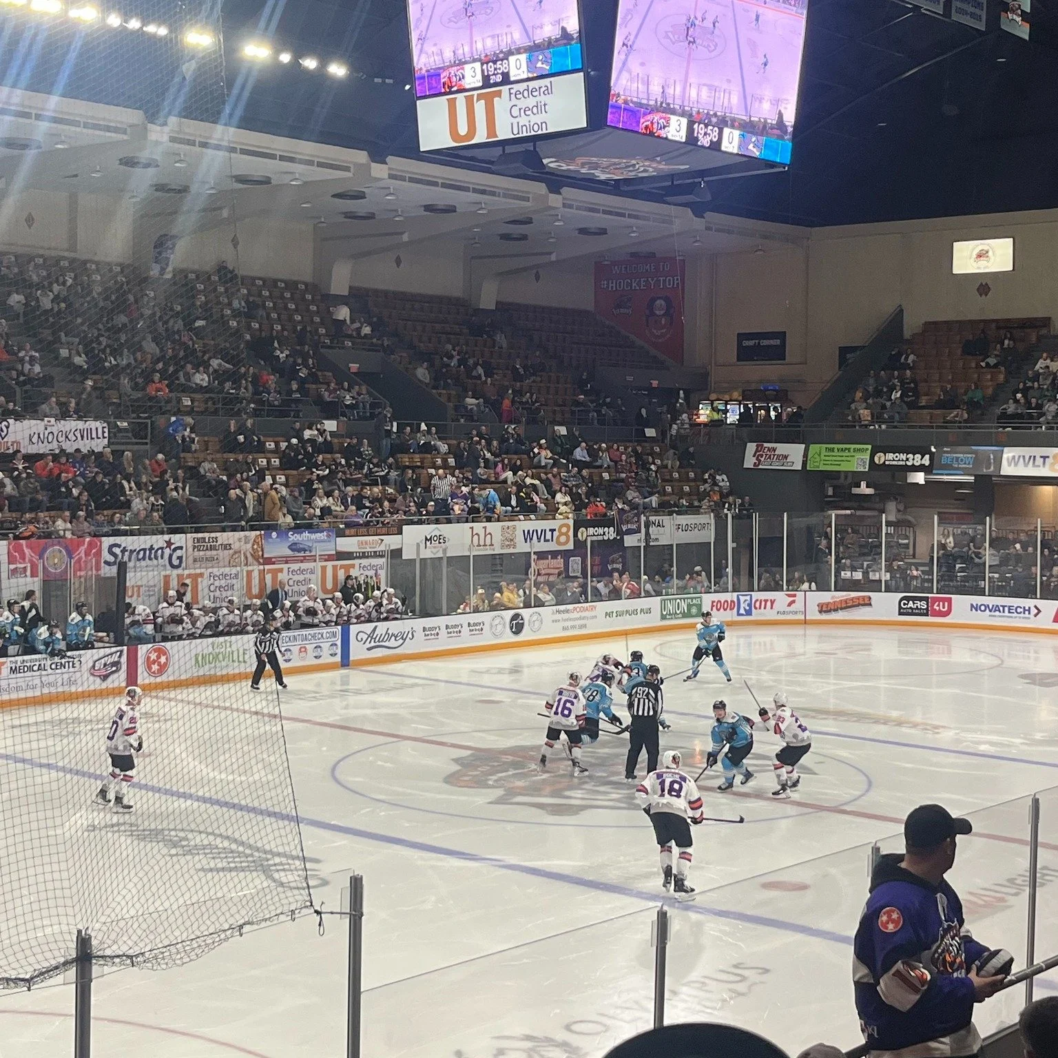 Last week, our Teen Sports Group families attended a Knoxville Ice Bears game! 🏒💜🧡

Our Teen Group has spent the last few months learning about different sports and doing different sports drills. Thank you, @peyton_project, for helping us attend t