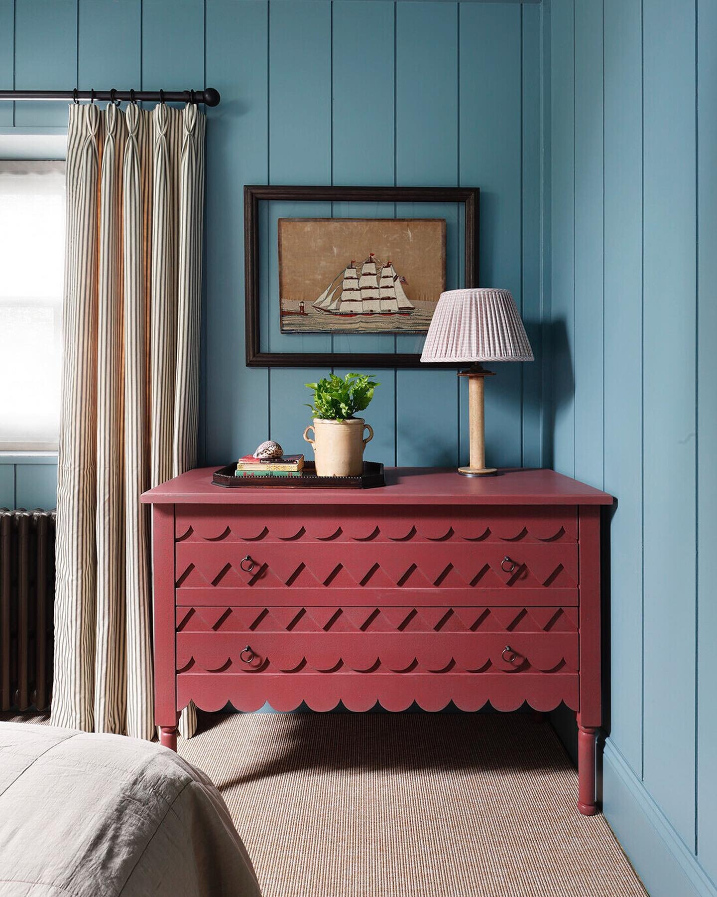 A little whip around a favourite bedroom @Atlanta.TrevoneBay, with blue panelling from floor to ceiling. This is a true sanctuary and encapsulates everything we hope to achieve in our work - a calming space with playful undertones, offering the ultim