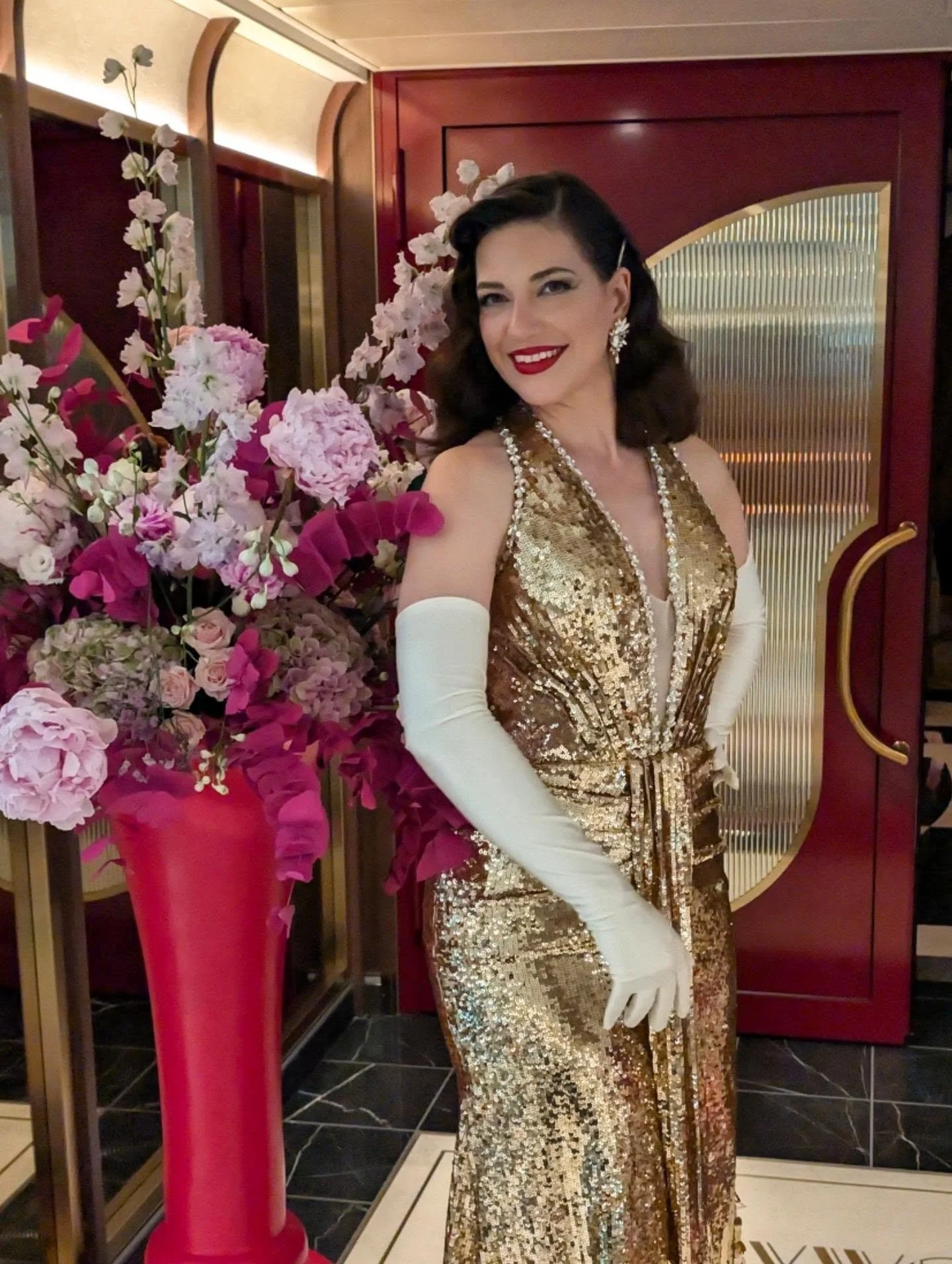 welcome to Hollywoodland 🥂

celebrating America today with the greatest love songs ever written. Happy 4th!

#firstlook #goldenageofhollywood #legendoftheseas #vocalist