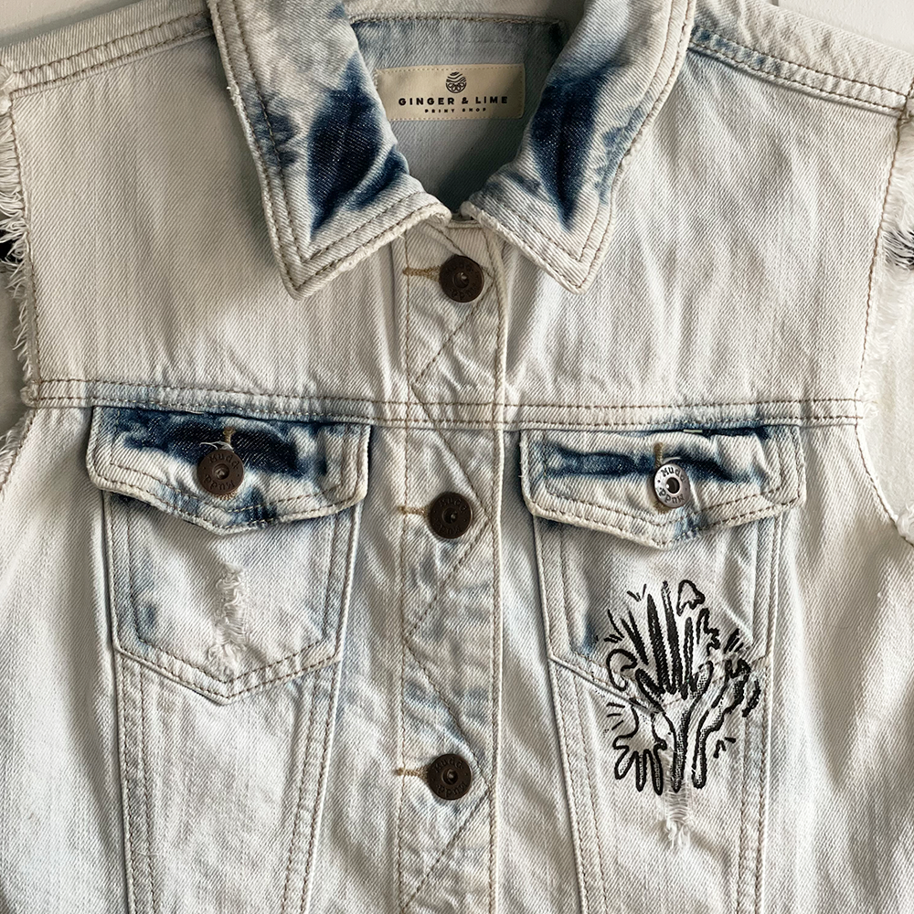 1000x1000px-May25-2col-cor-vest-fr-detail.png