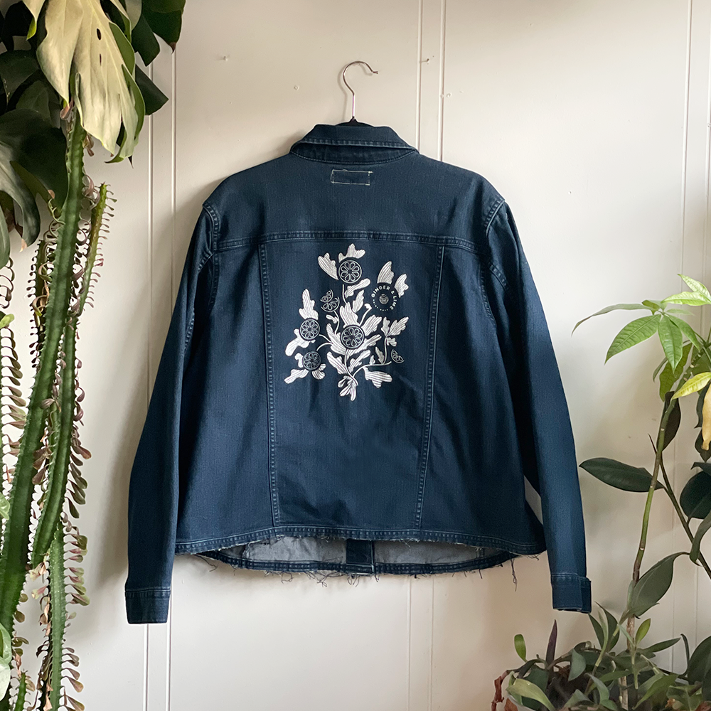 1000x1000px-Mar26-dark stretch denim back.png