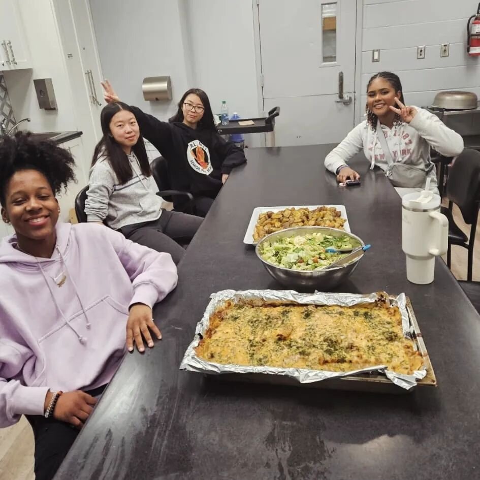 Our youth cook snack/dinner every Wednesday and in honor of Valentine's Day they made some heart shaped nuggets 😍❤️ #bgcyouth #mybgc