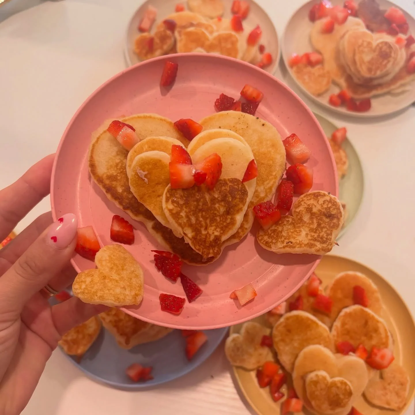 Sticking with tradition! 4th year of showing the Cuerny kids love by making homemade heart shaped pancakes for Valentine&rsquo;s Day😋 a little extra work this time with a whole class full of kids but worth it to see their little faces excited for pa