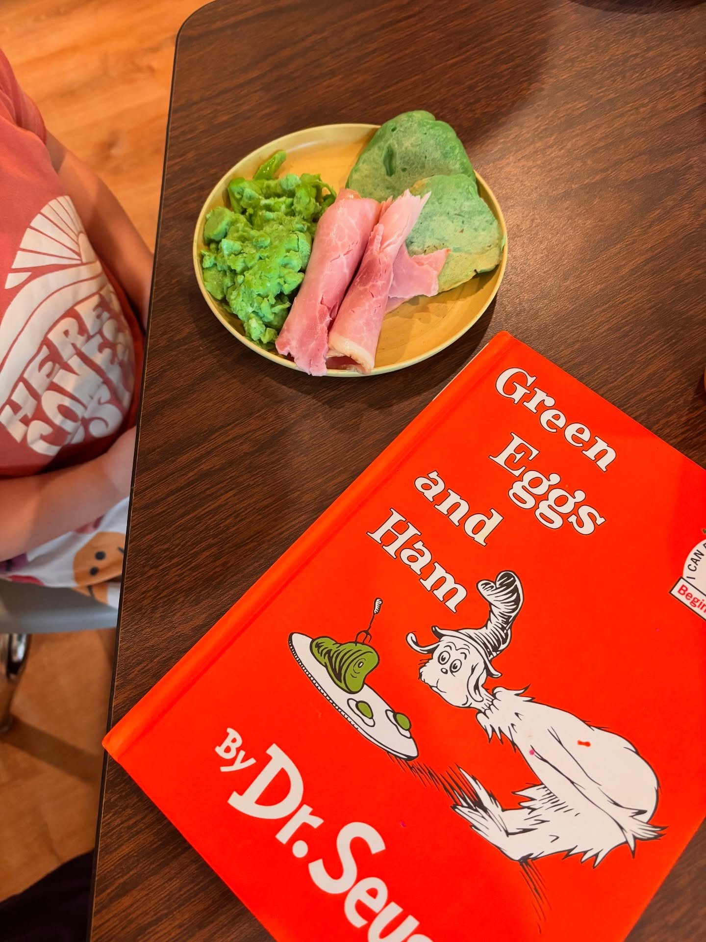 Green eggs and ham for Dr. Seuss week 💚🍳🐖
