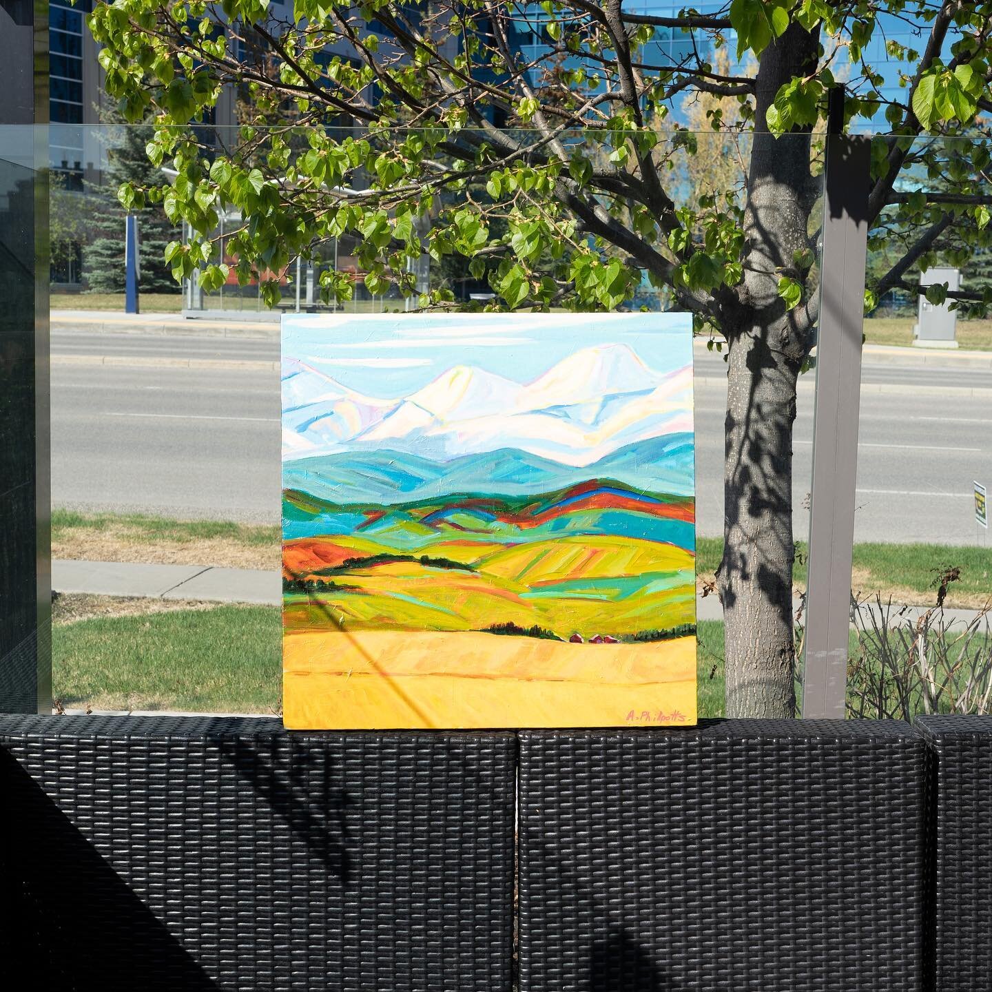 Art at The Park! 🖼 This month we welcome
artist @alisonphilpotts 👩&zwj;🎨 All artwork is for sale, with 100% of sales going to the artist!

Alison specializes in creating large scale landscape paintings using acrylic paint. Her main source of inspi
