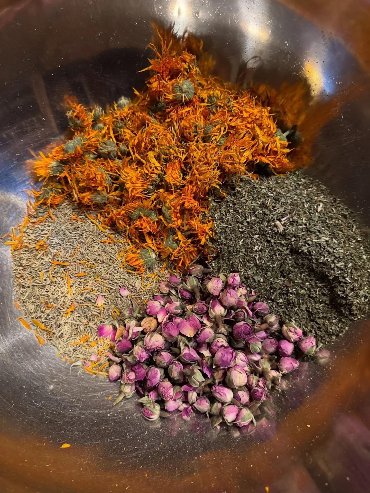 Had to share this gorgeous batch of herbs that will be going to @bigcaaf with the Good Days and Goldenrod crew.
They&rsquo;ll be offering scalp rituals in the Wellness Tent using herbal teas to pour over your crown and leave you rejuvenated! 
Apart f