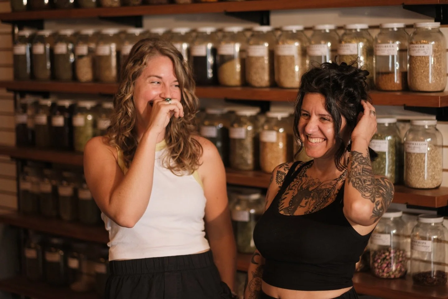 Obsessed with these cutie photos by @slink_mug who was taking some shots for our new website and captured some candids of Caitlyn and I just vibing. 
✨
A huge part of my vision for the shop has always been for it to serve as a learning space for aspi