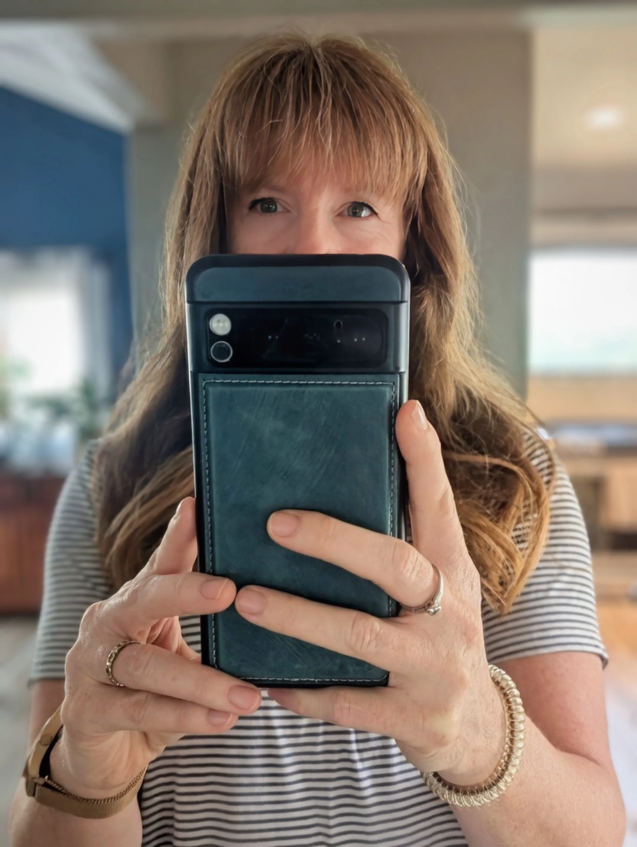roxy selfie cell phone