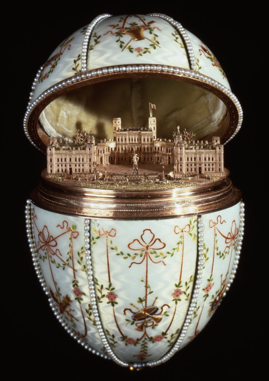 House_of_Fabergé_-_Gatchina_Palace_Egg_-_Walters_44500_-_Open_View_B.jpeg