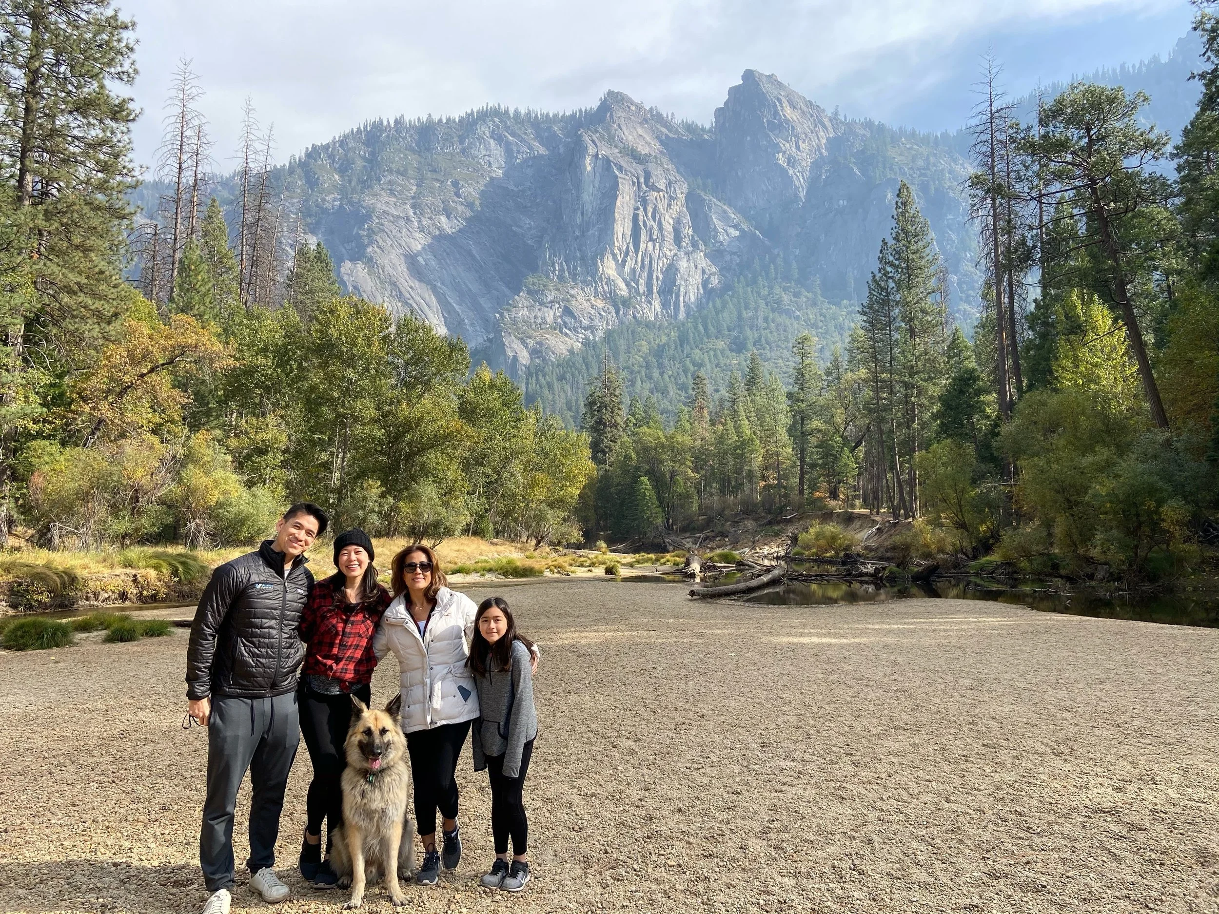 family guided hiking in yosemite