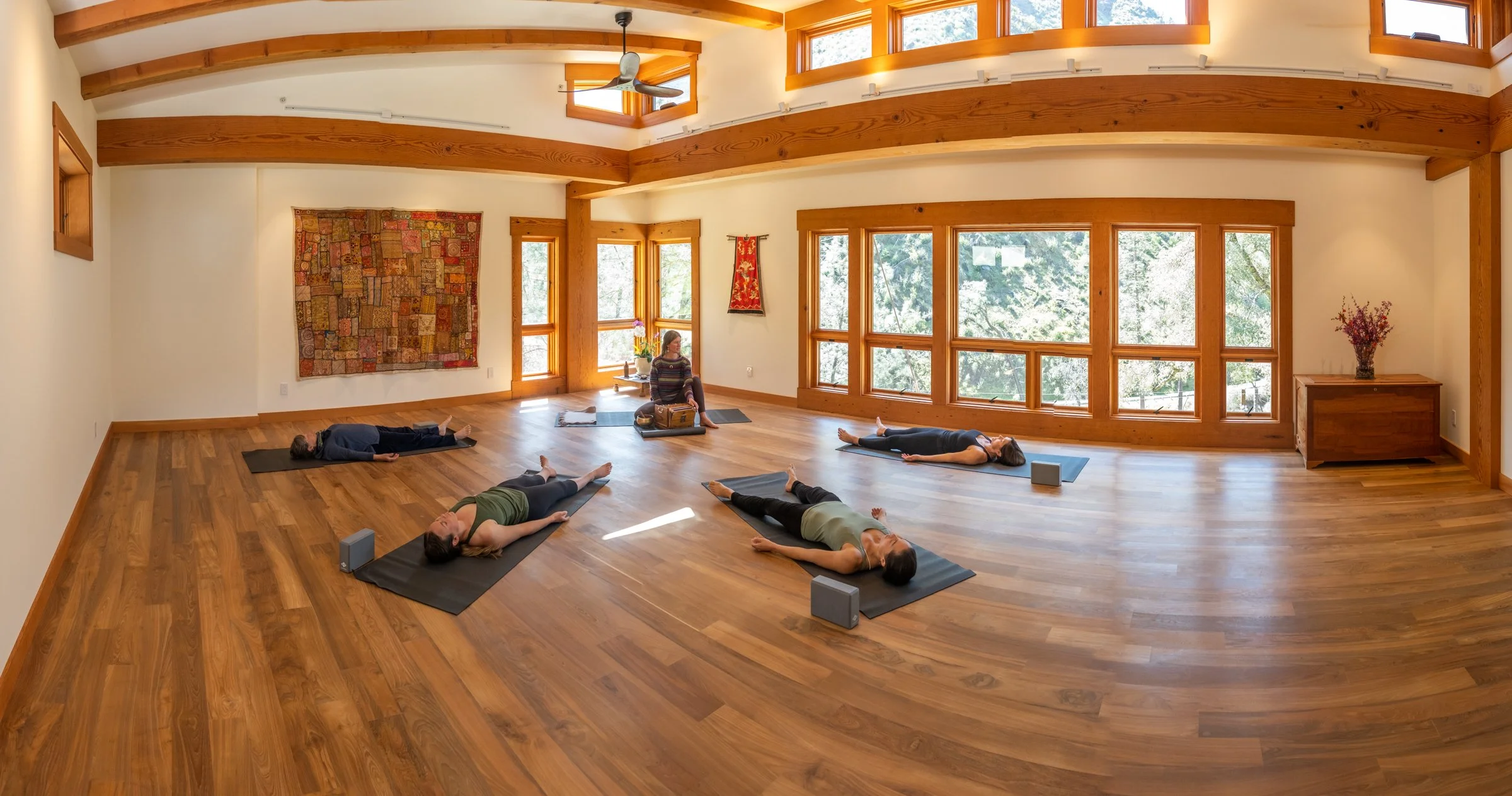 luxury vacation rental, luxury yoga, yoga class, yosemite moonstone yoga, private yoga