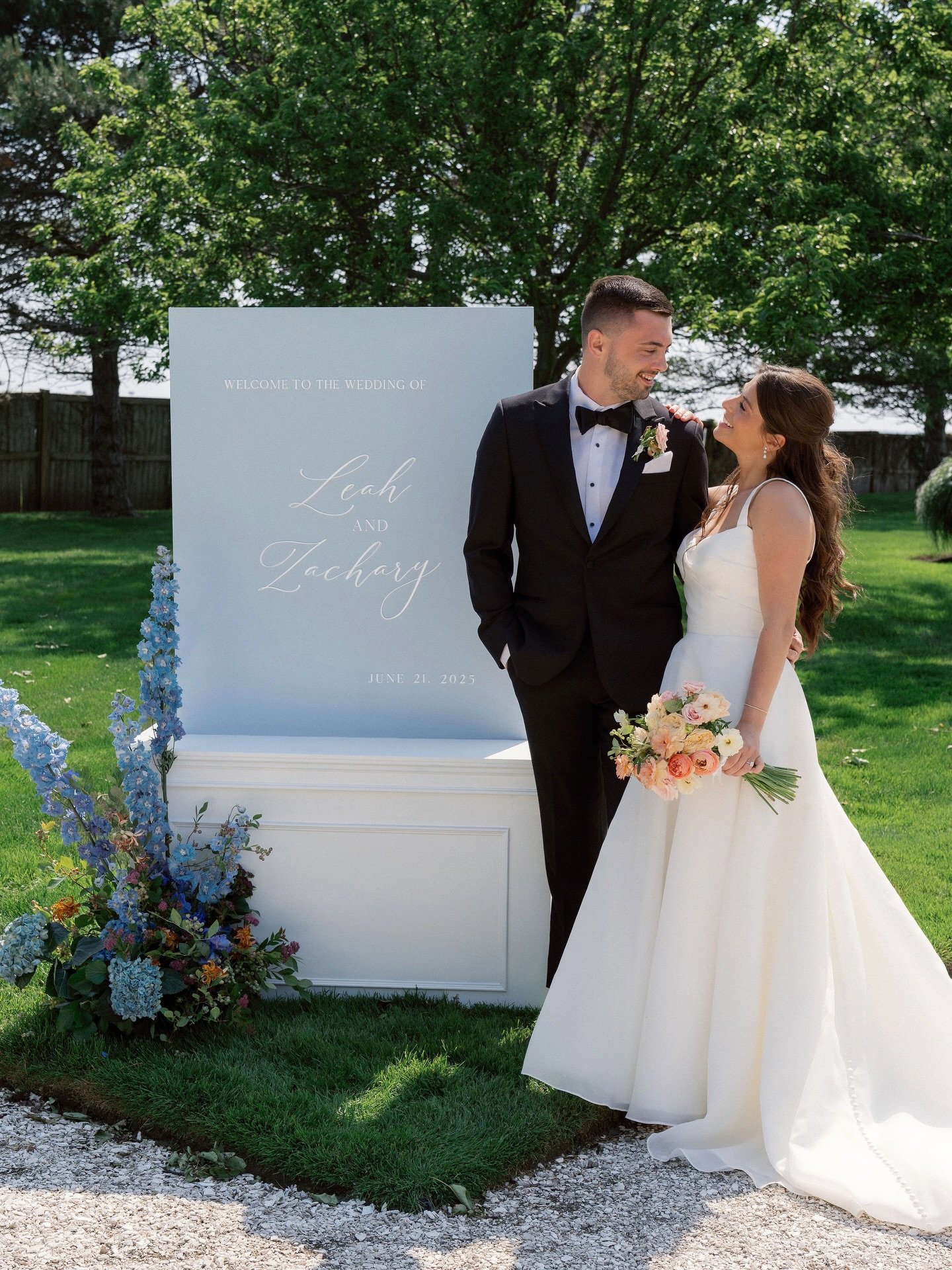 Rhode Island ocean blues loading&hellip; 🩵

Venue | Belle Mer @longwoodvenuesanddestinations
Planner | @ashleylynnweddingsevents 
Signage | @walltowallink 
Photo | @signet.studios 
Entertainment | @lukesent 
Gown | @lovelybrideprovidence 
Suit | @th