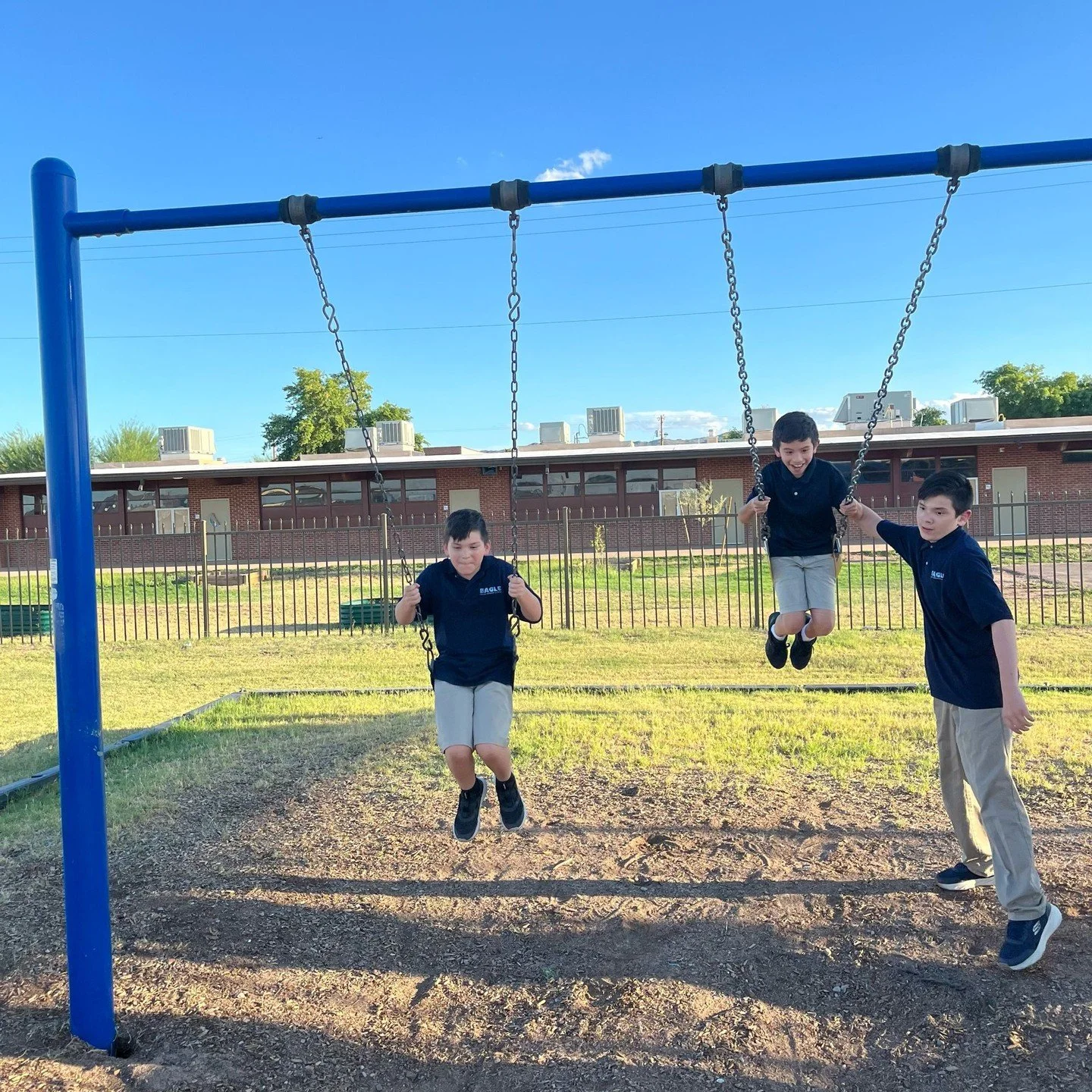 Happy October! We are swinging by with big smiles on our faces to say hello as we start to get some cooler weather!🍂🍁🎃

#BuildingLeaders
#LeadersStartHere
#LeadAZ
#AZYouthRising 
#SouthPhoenixPromise