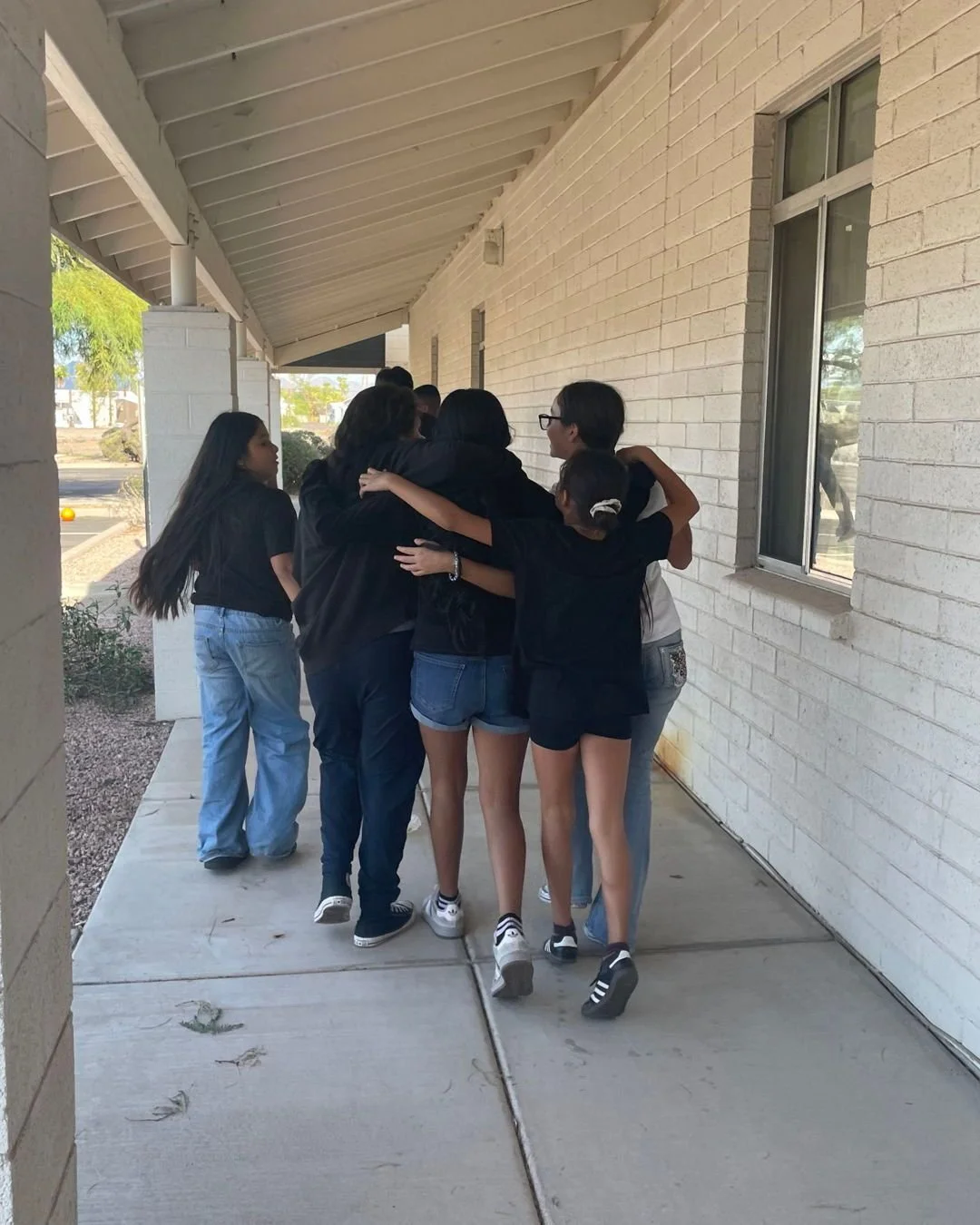 Sometimes your whole world fits perfectly in a single hug. That's the magic of friendship. 
#MentorKidsUSA #BuildingLeaders #LeadersStartHere #LeadAZ #AZYouthRising #PalominoPromise #FriendshipStartsHere