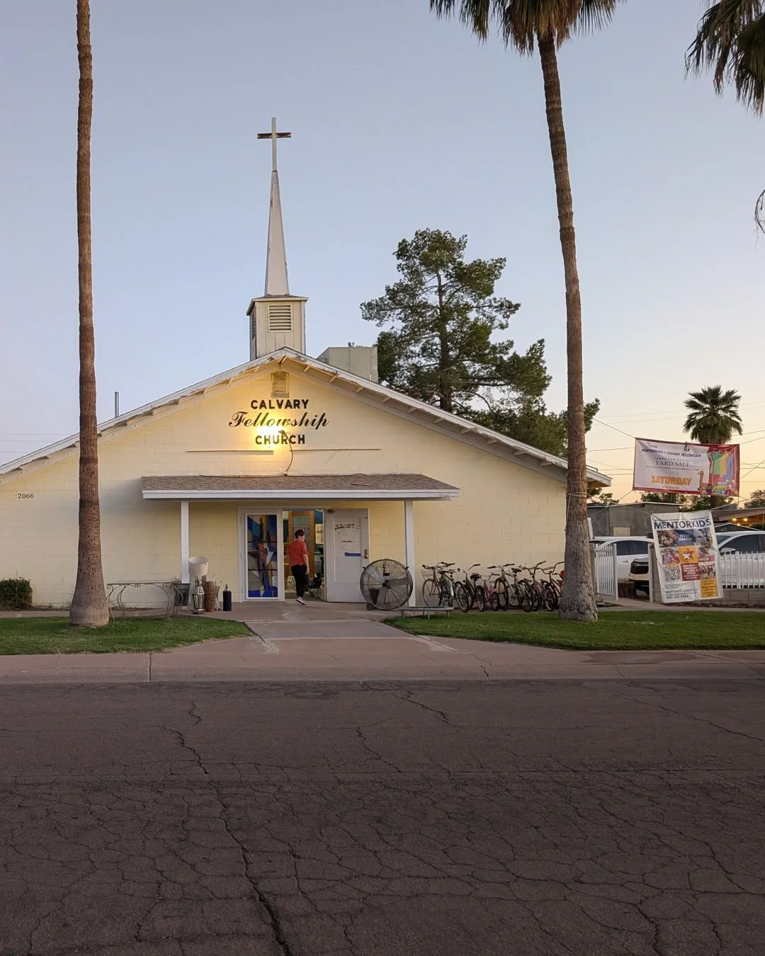 What an incredible morning in Tempe! 💙
Thank you to everyone who showed up to support our Fun-Raising Yard Sale — whether you volunteered your time, donated items, bought treasures, played games with the kids, or simply cheered us on. Our kids