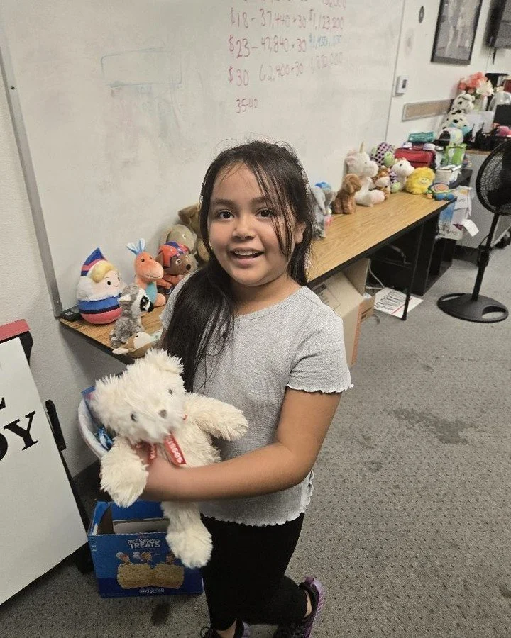 Thankfulness, sharing, and friendship! One of our students brought stuffed animals to give to his friends today, and our hearts can&rsquo;t handle the sweetness. 🧡
What little moments make you grateful? 
 
#MentorKidsUSA #PalominoPromiseNeighborhood