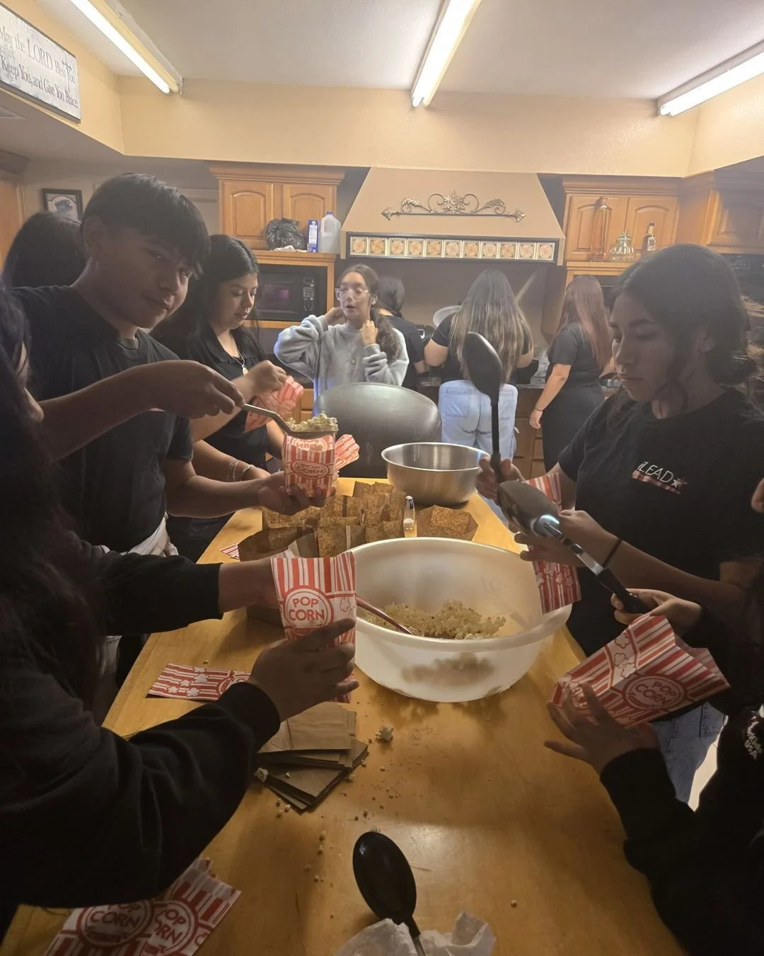 Thankful for our Palomino iLEADers, as they are always ready to help. This past weekend they participated and help with Sunnyslope Movie night at Covenant of Grace Christian Fellowship, soon to be home for our next promise neighborhood! 
#MentorKidsU