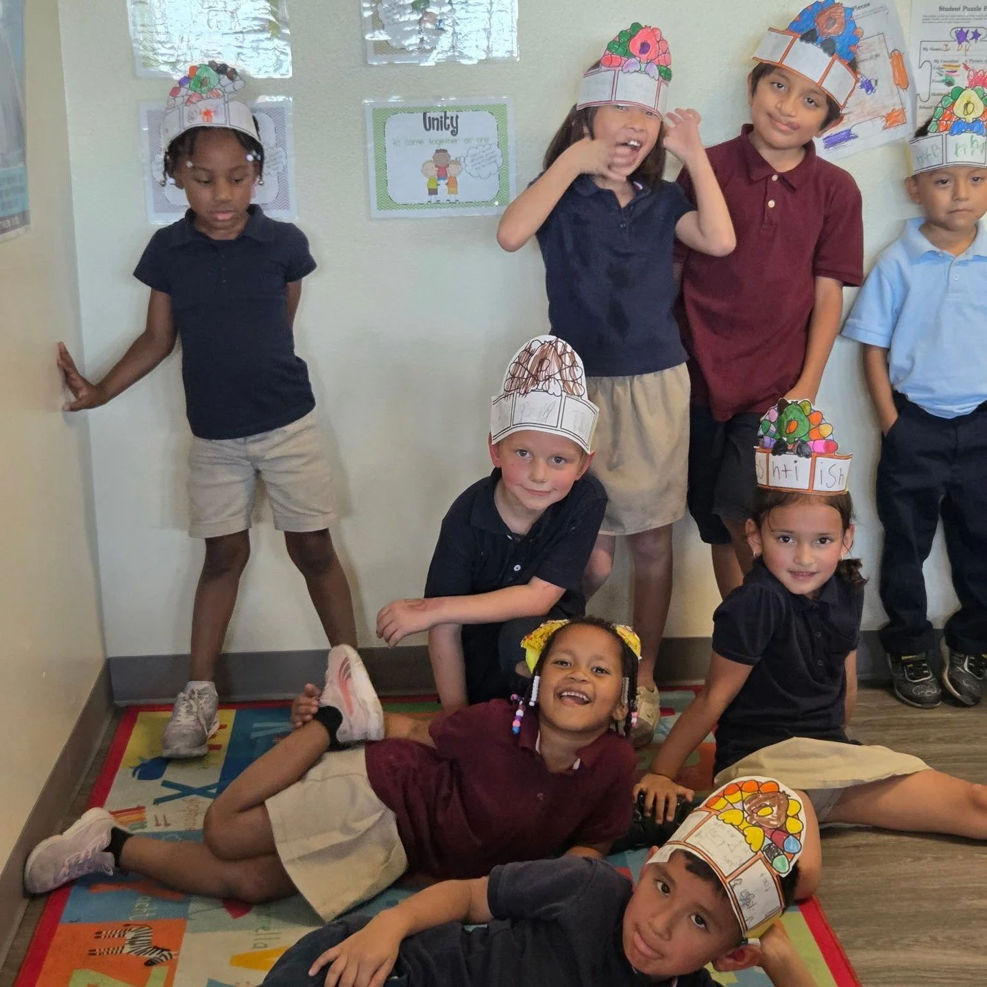We hope you all had an amazing Thanksgiving filled with family, food, and god!!❤️ 

Check out these thankful Turkey hats our K-3rd class made!🦃

#BuildingLeaders
#LeadersStartHere
#LeadAZ
#AZYouthRising 
#SouthPhoenixPromise
#Mentorkidsgratitude 
#g